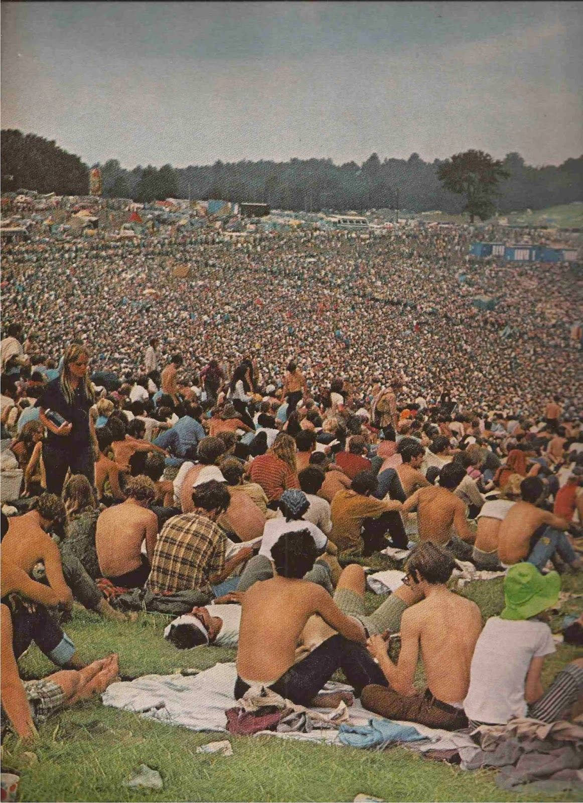 Download Woodstock 1969 Crowd Wallpaper