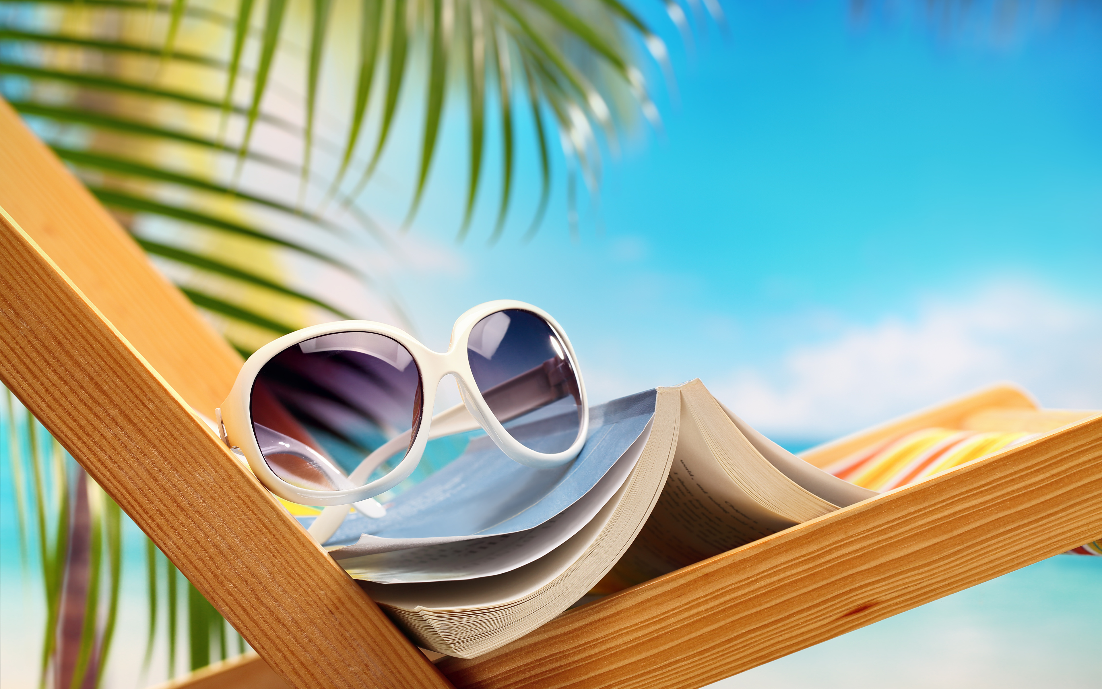 Summer Chair books Glasses 3840x2400