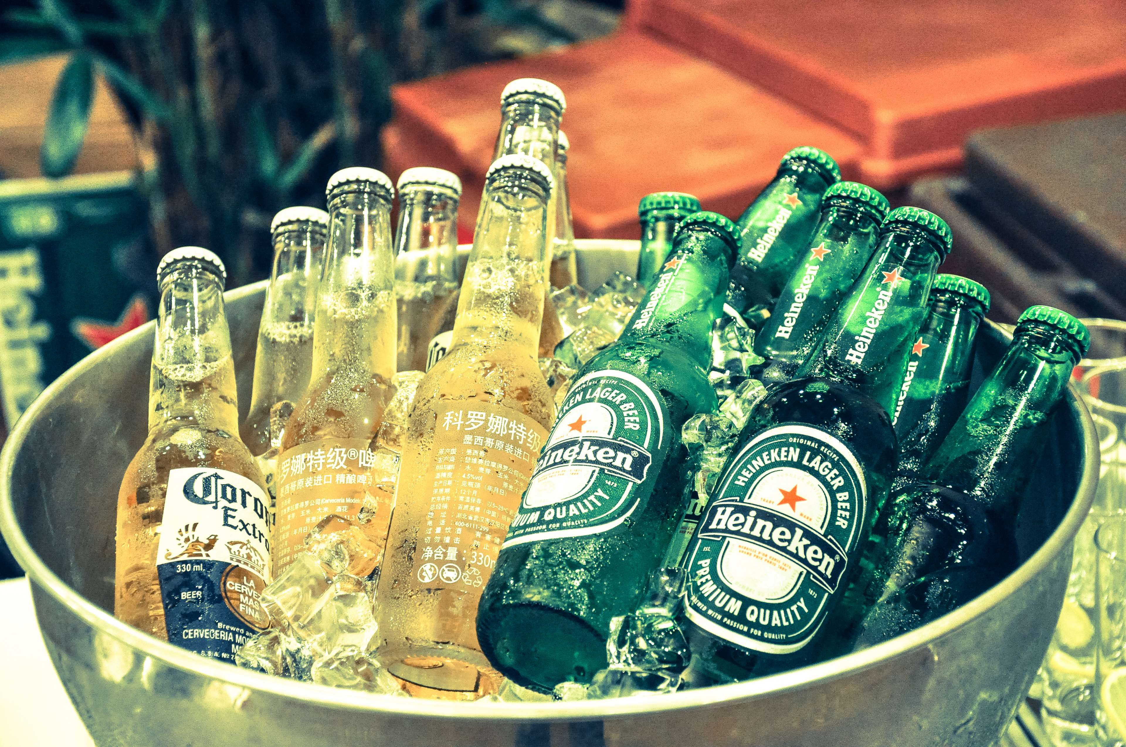 beer, bowl, corona, heineken, meeting 4k, HD Wallpaper
