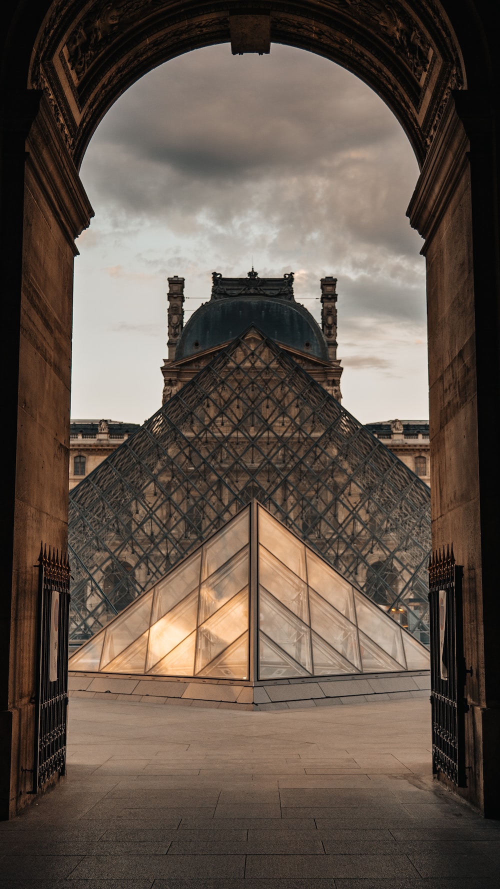 Louvre Picture [HD]. Download