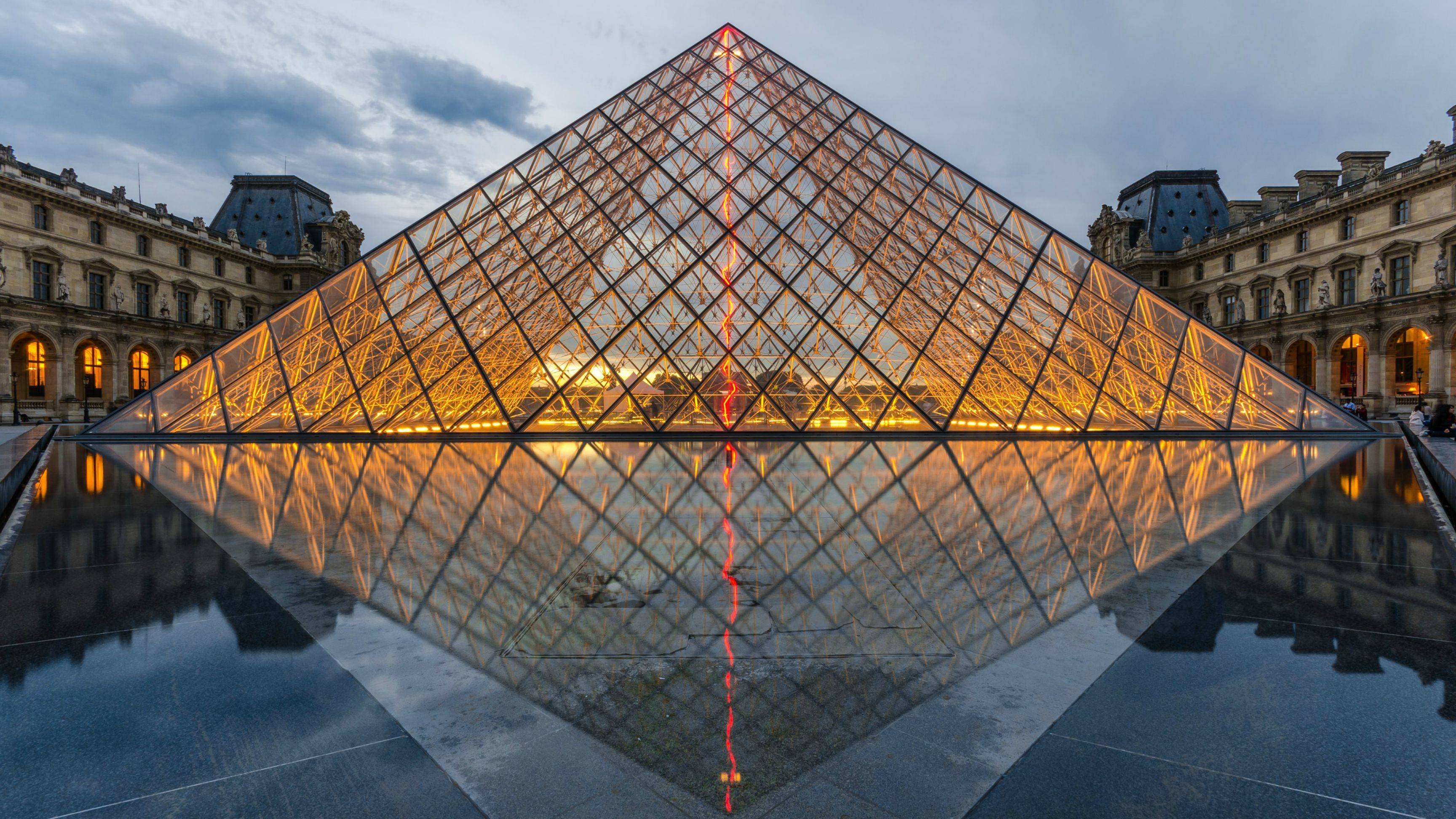 Louvre 4K wallpaper for your desktop