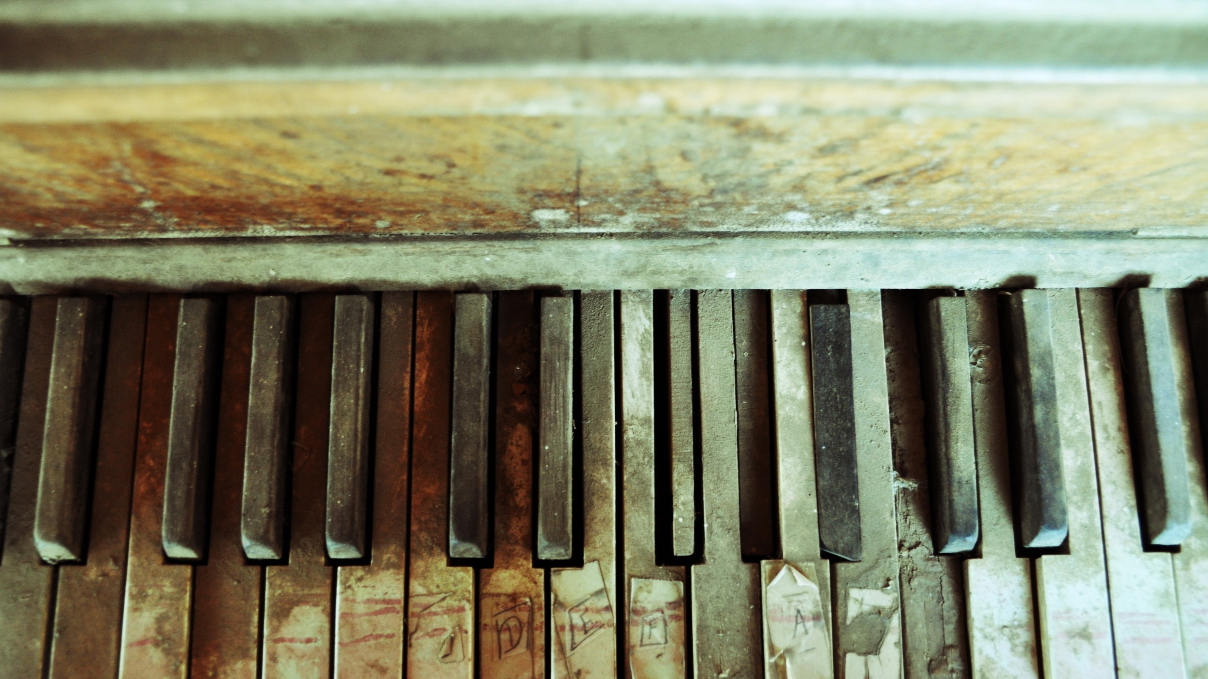 Old Piano HD Wallpaper 4K Ultra HD