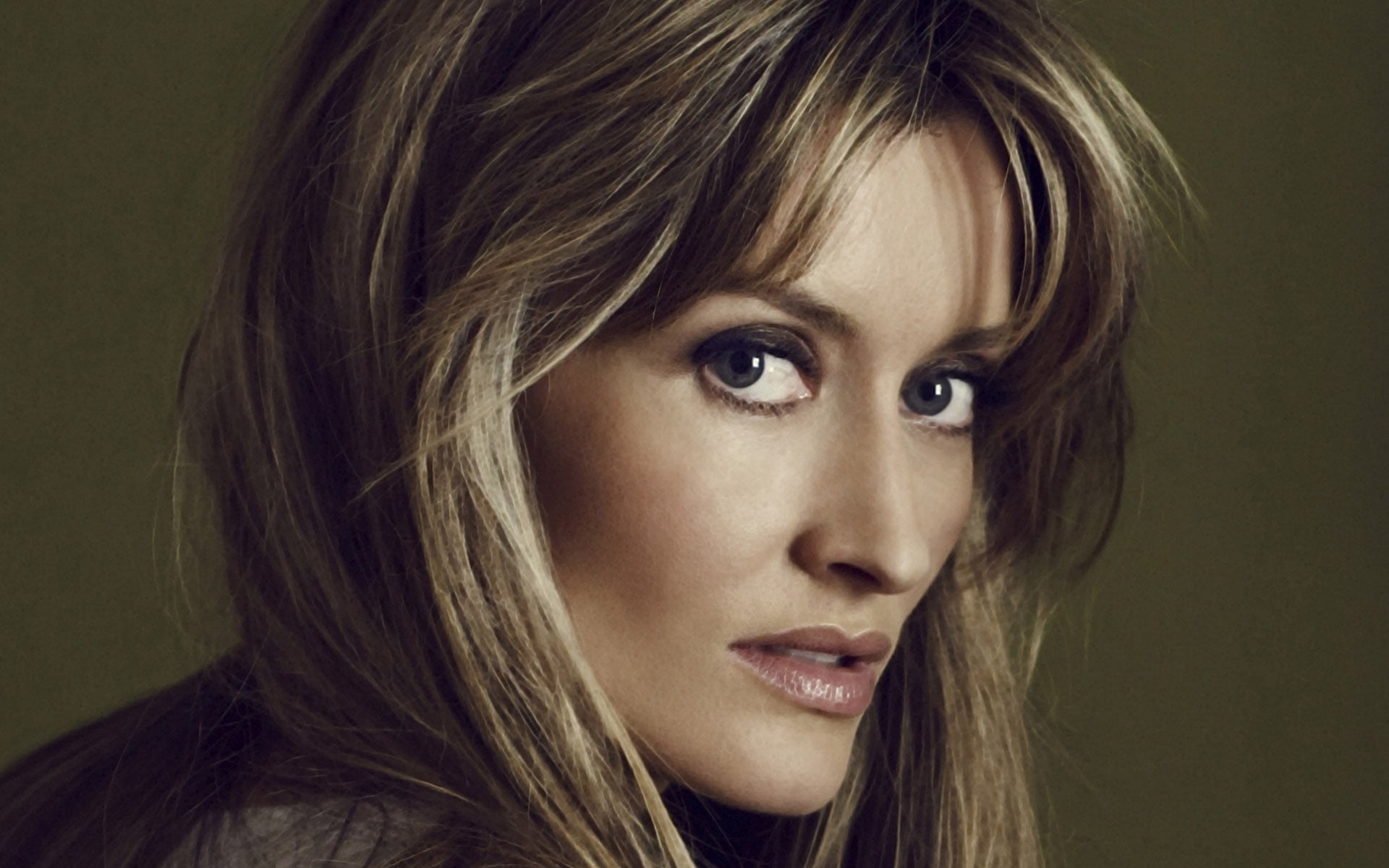 Natascha Mcelhone HD Wallpaper