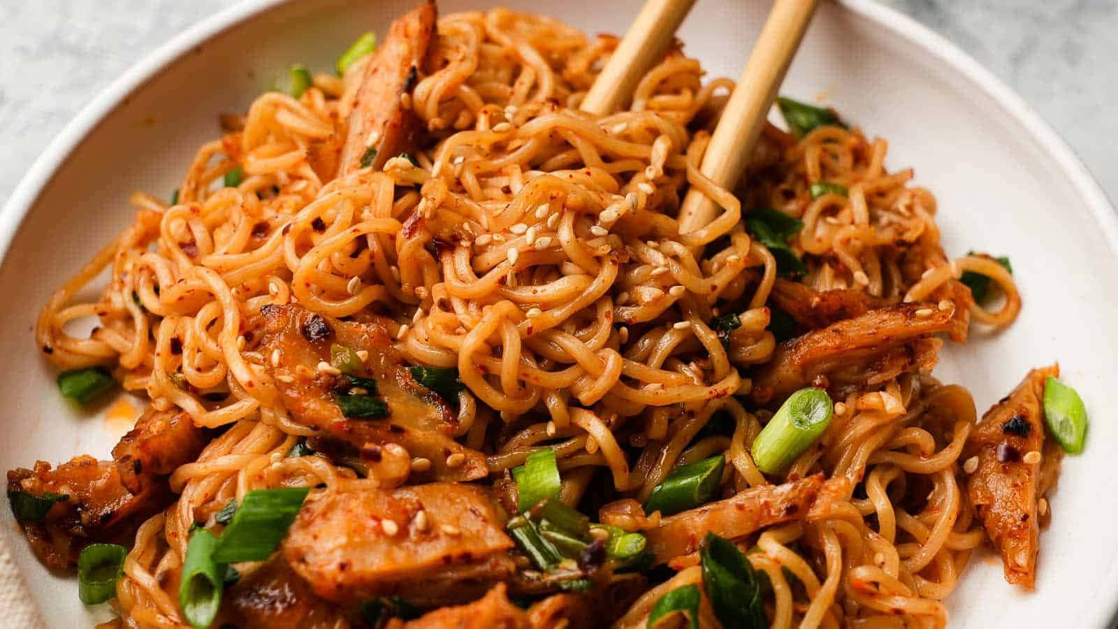 Download Spicy Chili Garlic Noodles