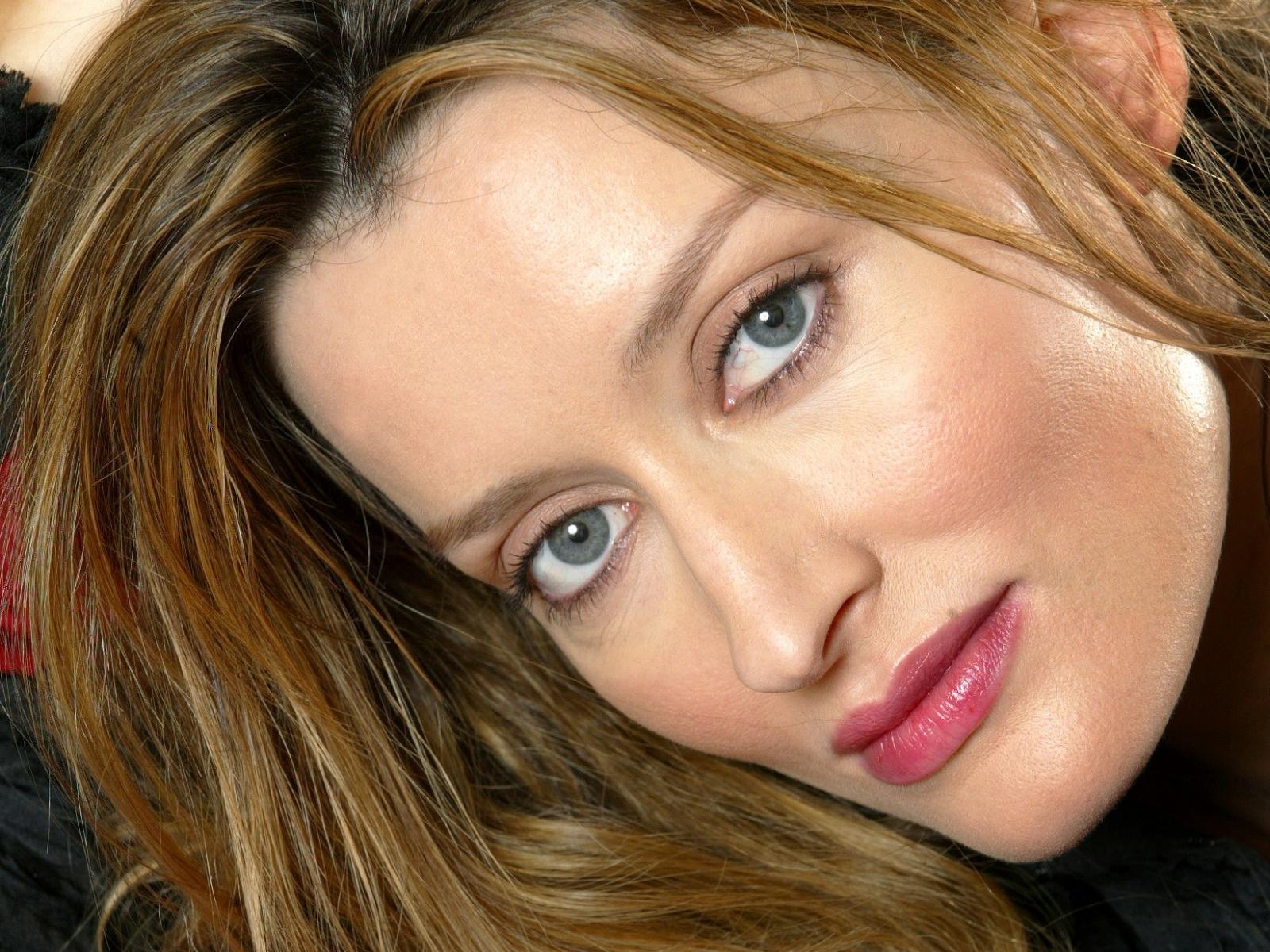 natascha mcelhone wallpaper