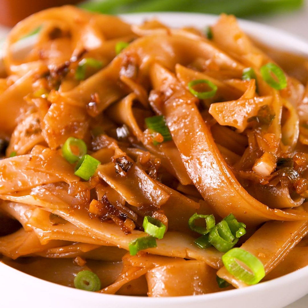 Best Spicy Chili Garlic Noodles Recipe