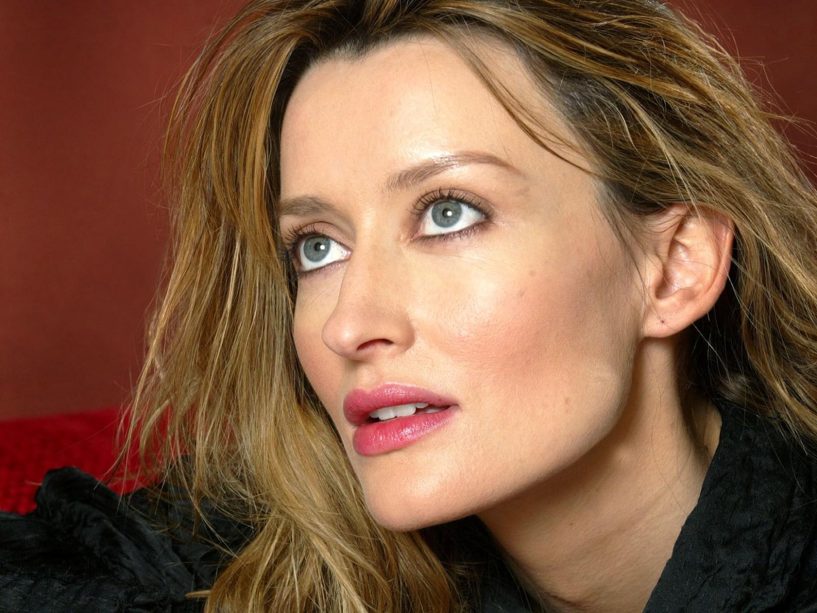 Natascha Mcelhone Computer HD Wallpaper