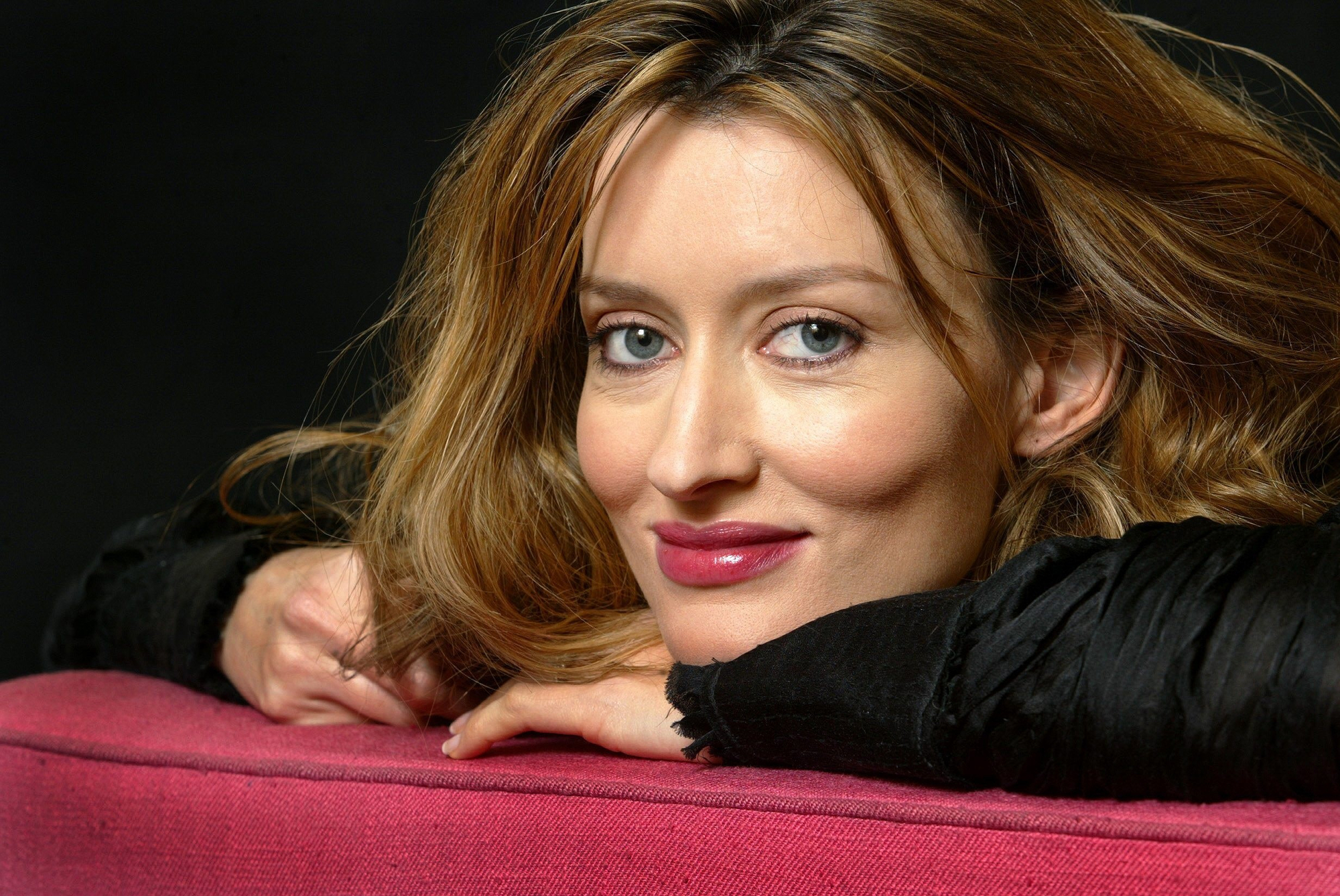 2000x1338 Natascha McElhone
