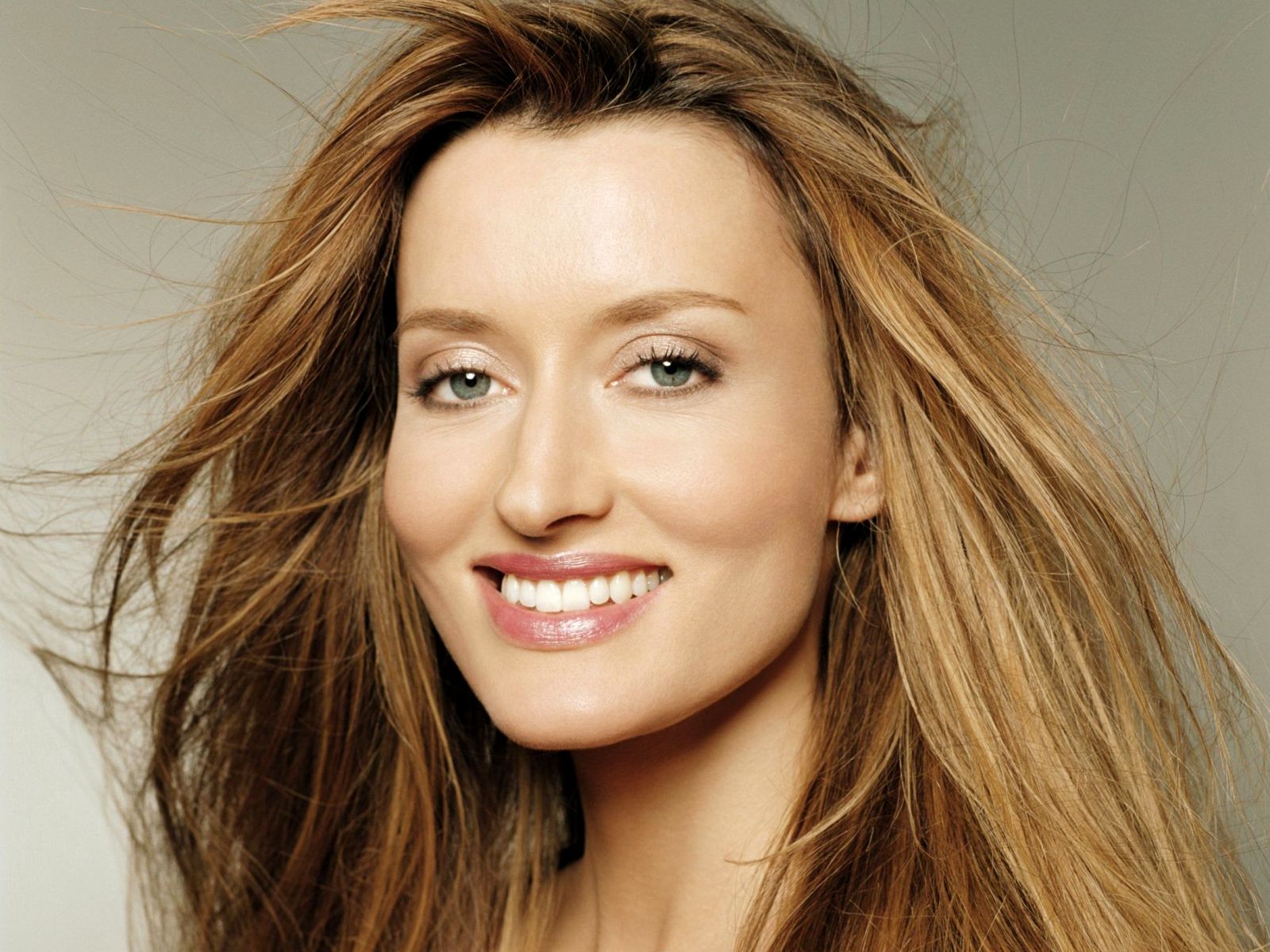 Natascha Mcelhone Wallpaper