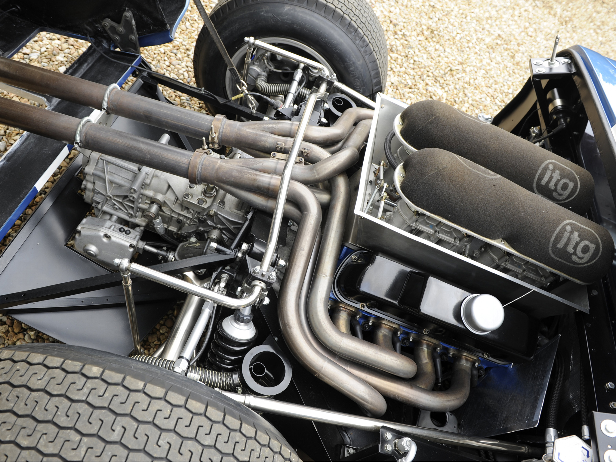 Ford GT40 MkII supercar race