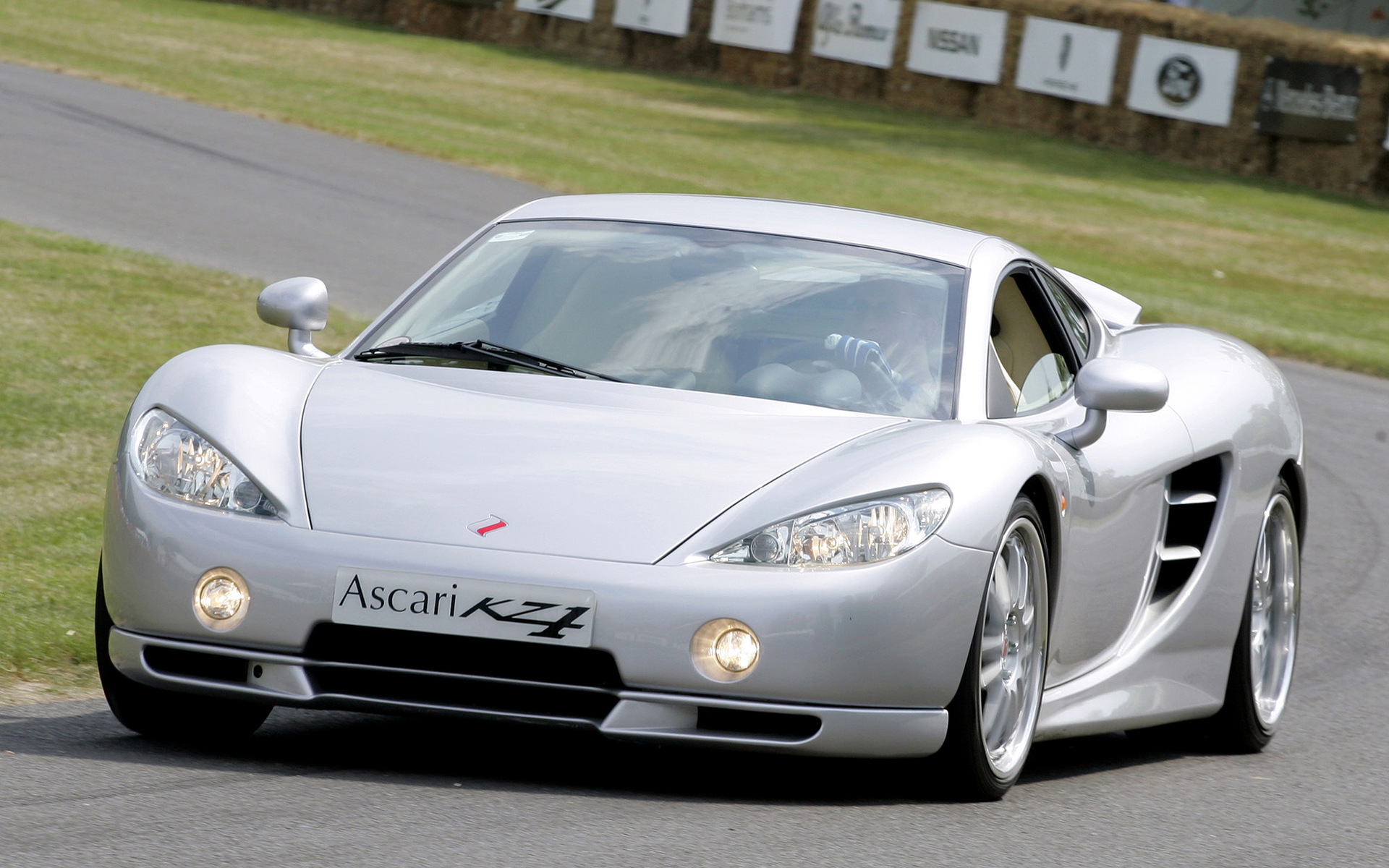 Ascari KZ 1 And HD
