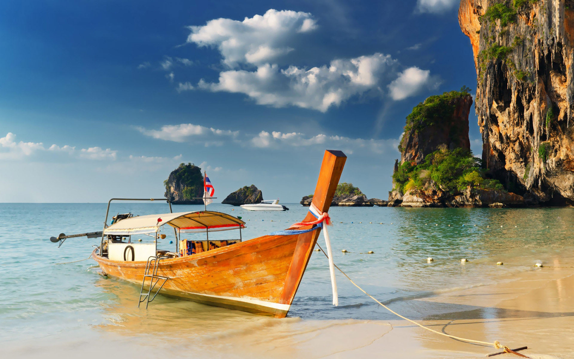 Wallpaper HD Beaches with Boats