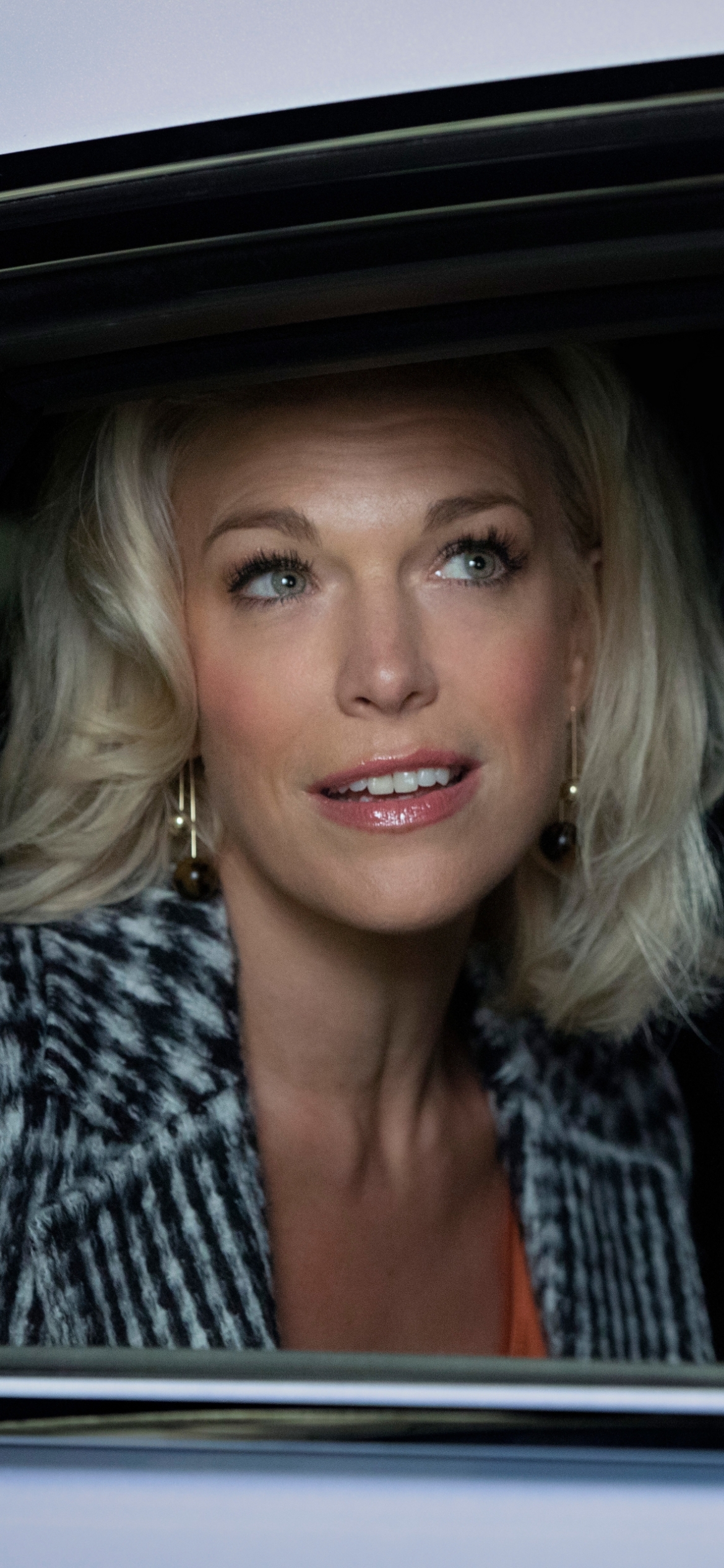 Download Hannah Waddingham wallpaper