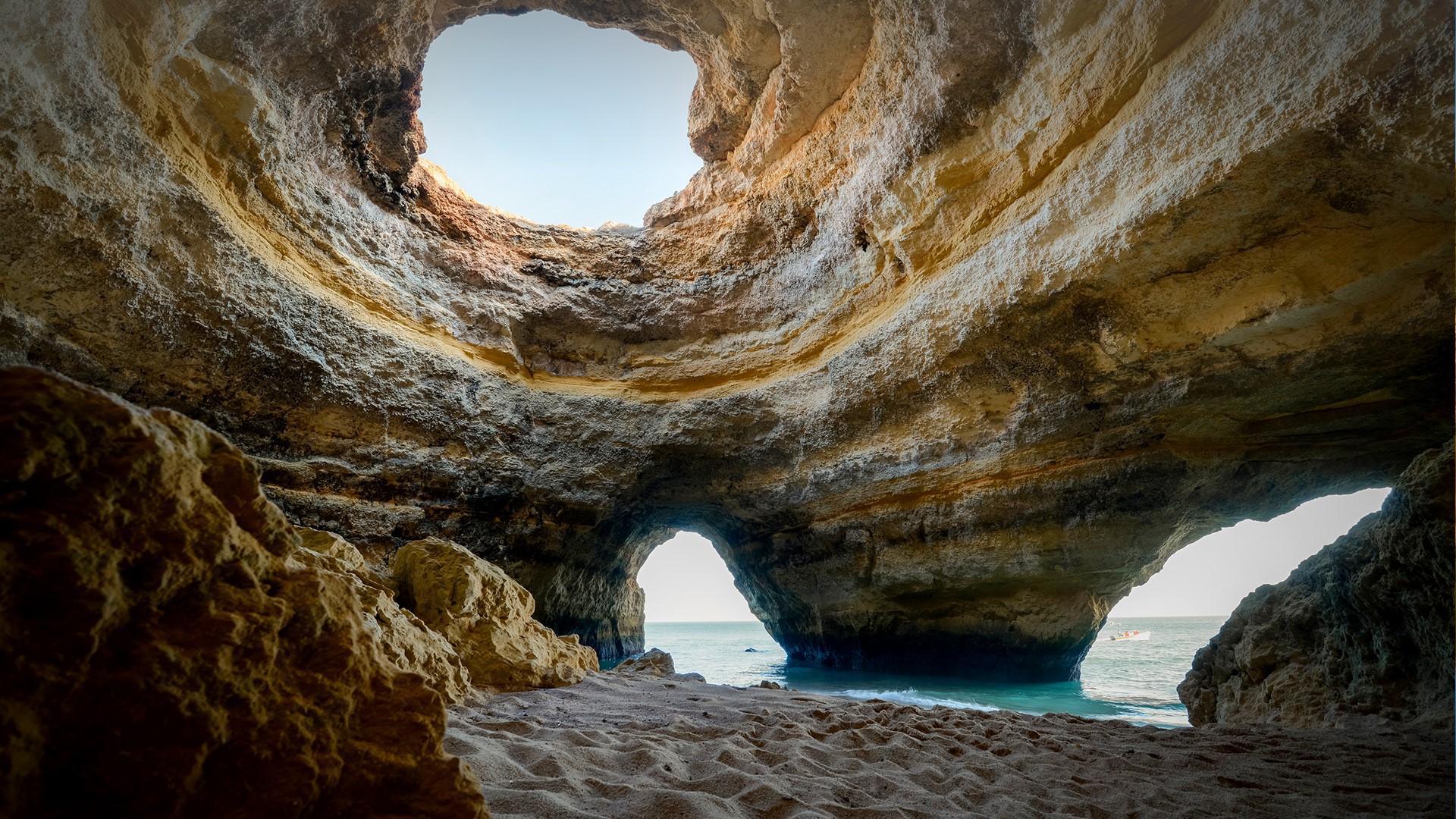 Benagil beach sea cave, Algarve, Lagoa