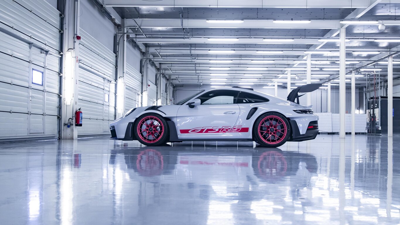 Porsche 992 GT3RS Desktop Wallpapers Wallpaper