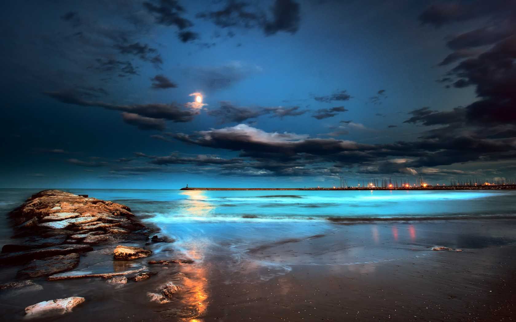 Beautiful Beach Night Wallpaper in HD for Desktop. Beach wallpaper, Beach at night, Beautiful beaches