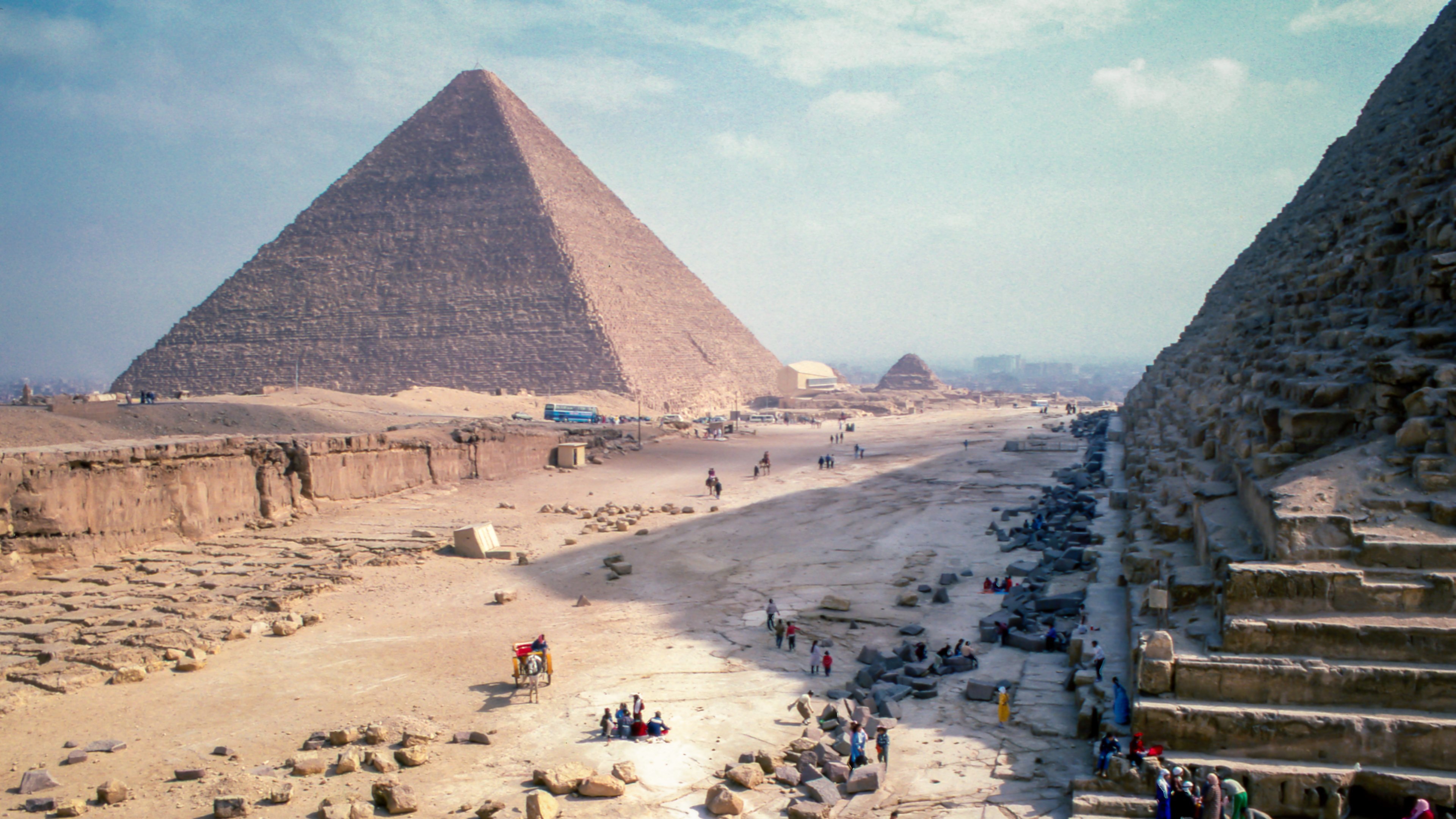 Wallpaper / ruin pyramid desert and egypt HD 4k wallpaper free download