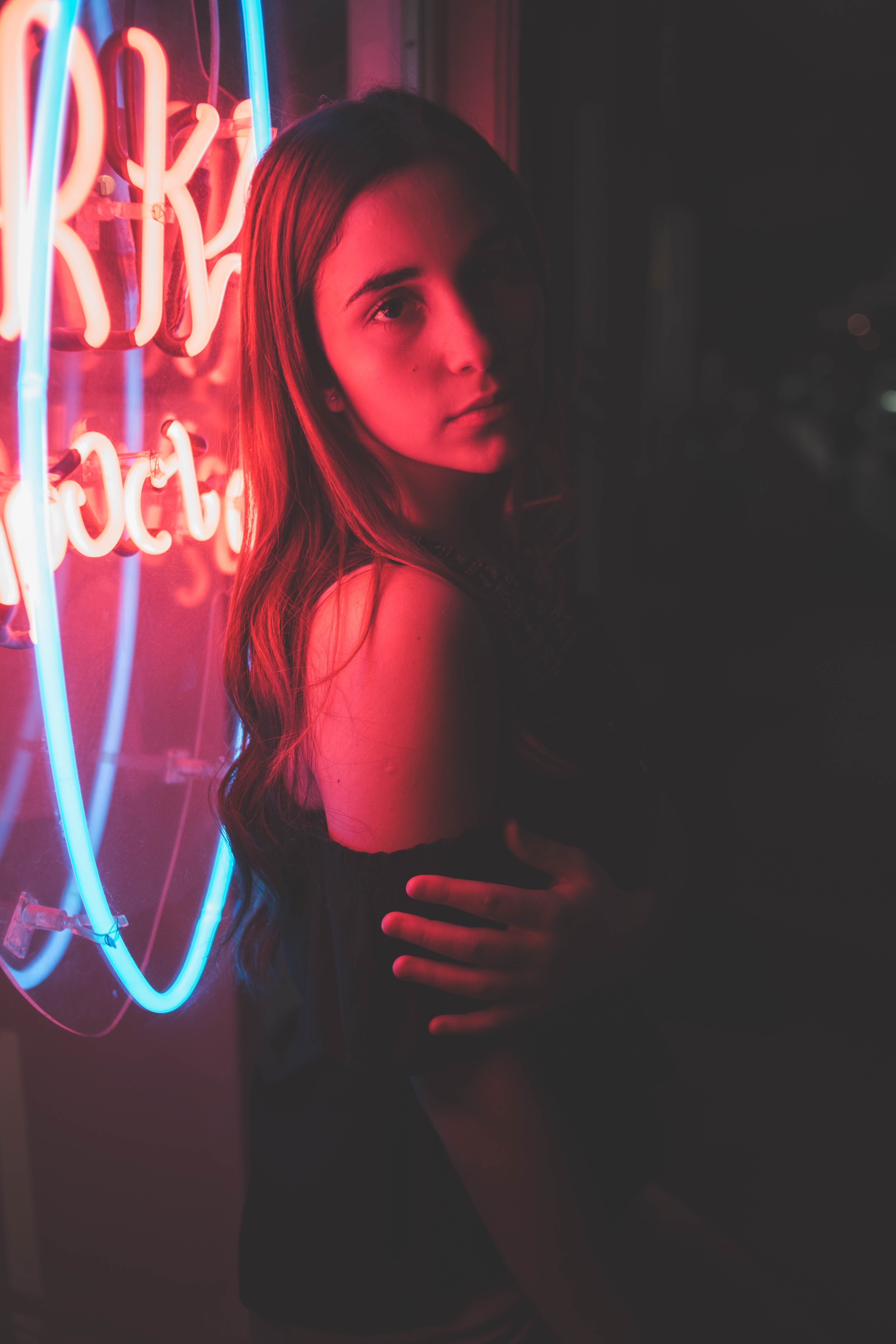 Wallpaper / neon light portrait woman and female HD 4k wallpaper free download