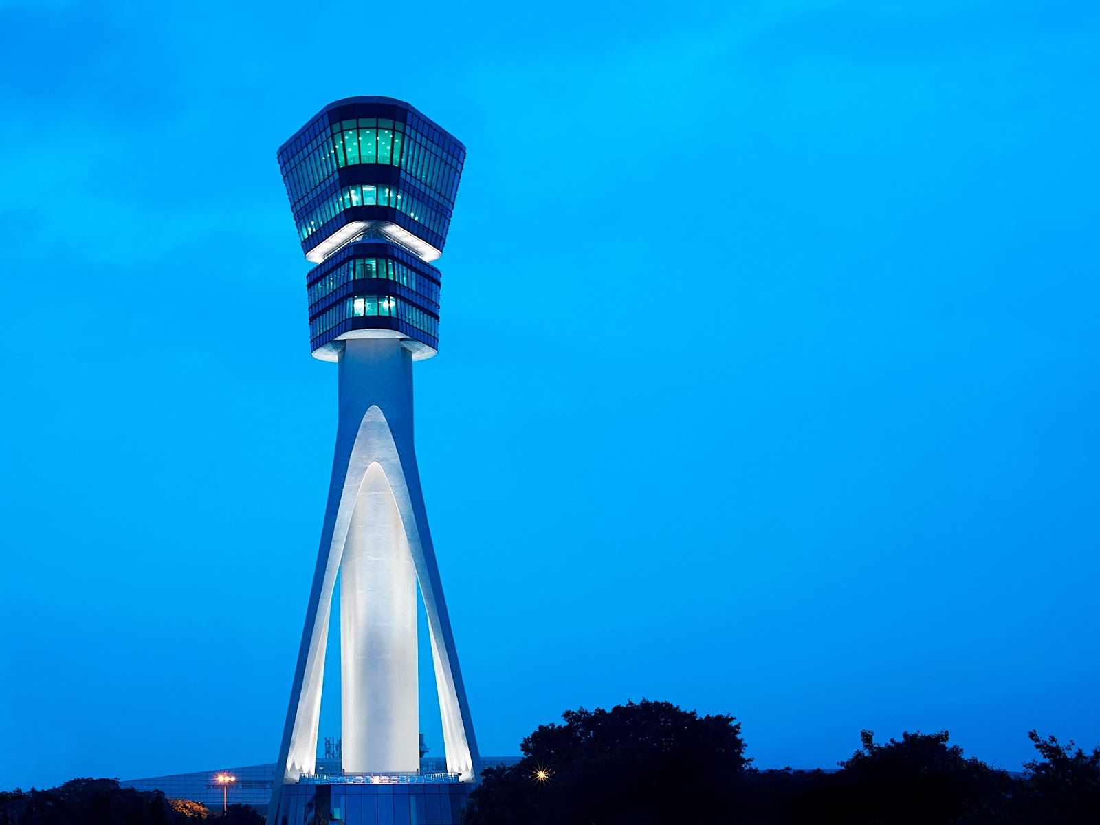 Mumbai's Chhatrapati Shivaji International Airport. Air traffic control, Tower, Airport design