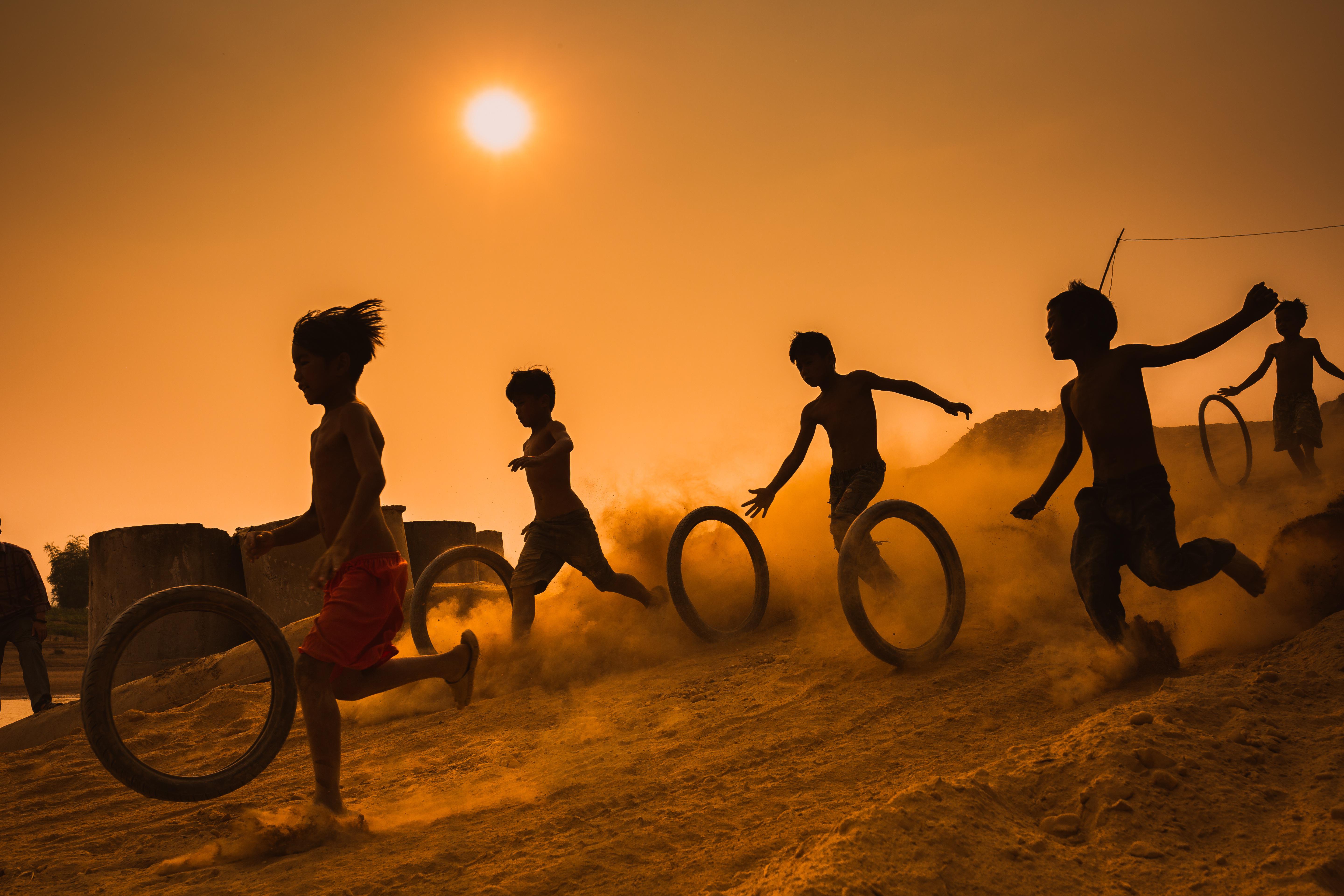 children playing wallpaper