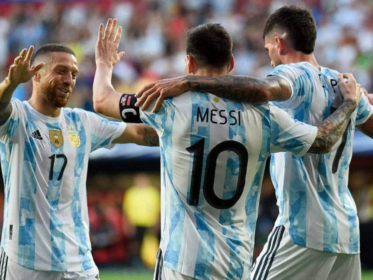 Download Argentina National Football Team Lionel Messi And Teammates Wallpaper