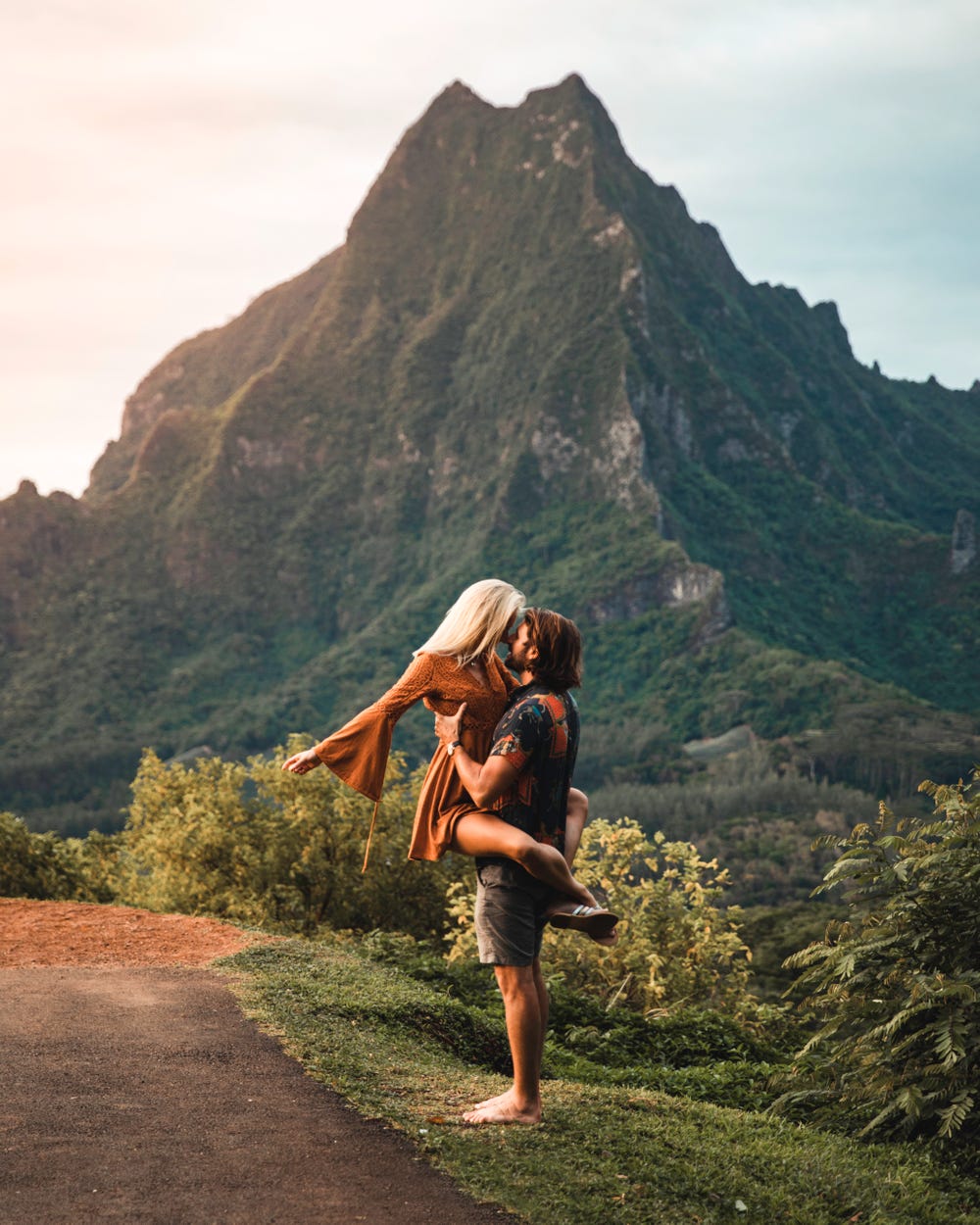 An Instagram Travel Couple's Tricks for Capturing Daring Photo