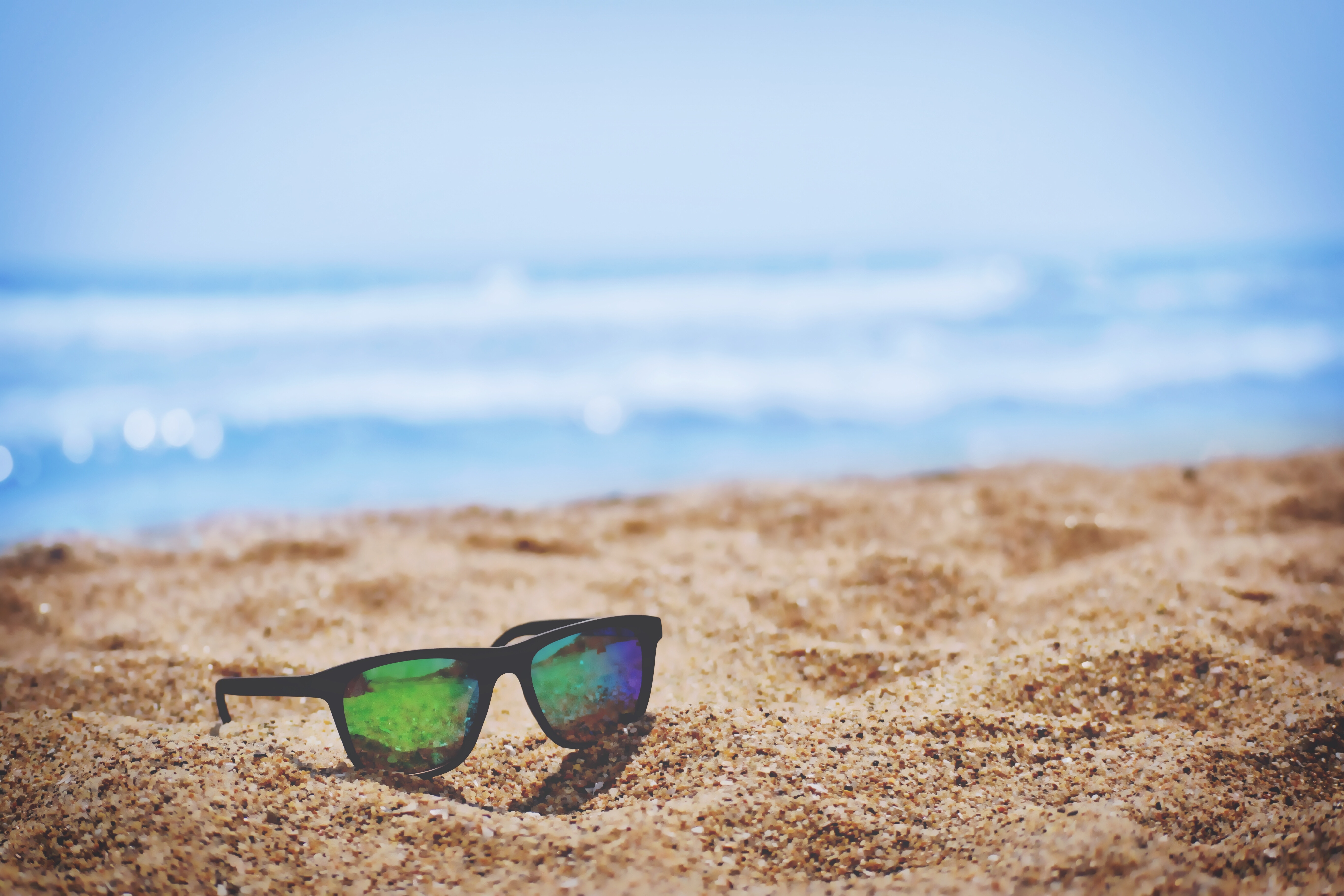 5466x3644 beach background, summer background, beach, beach wallpaper, ocean, wallpaper, water, bokeh, solitude, holiday, sea, sunglasses, vacation, Public domain image, wayfarer, sand, sunlight, summer wallpaper, blue, summer, su