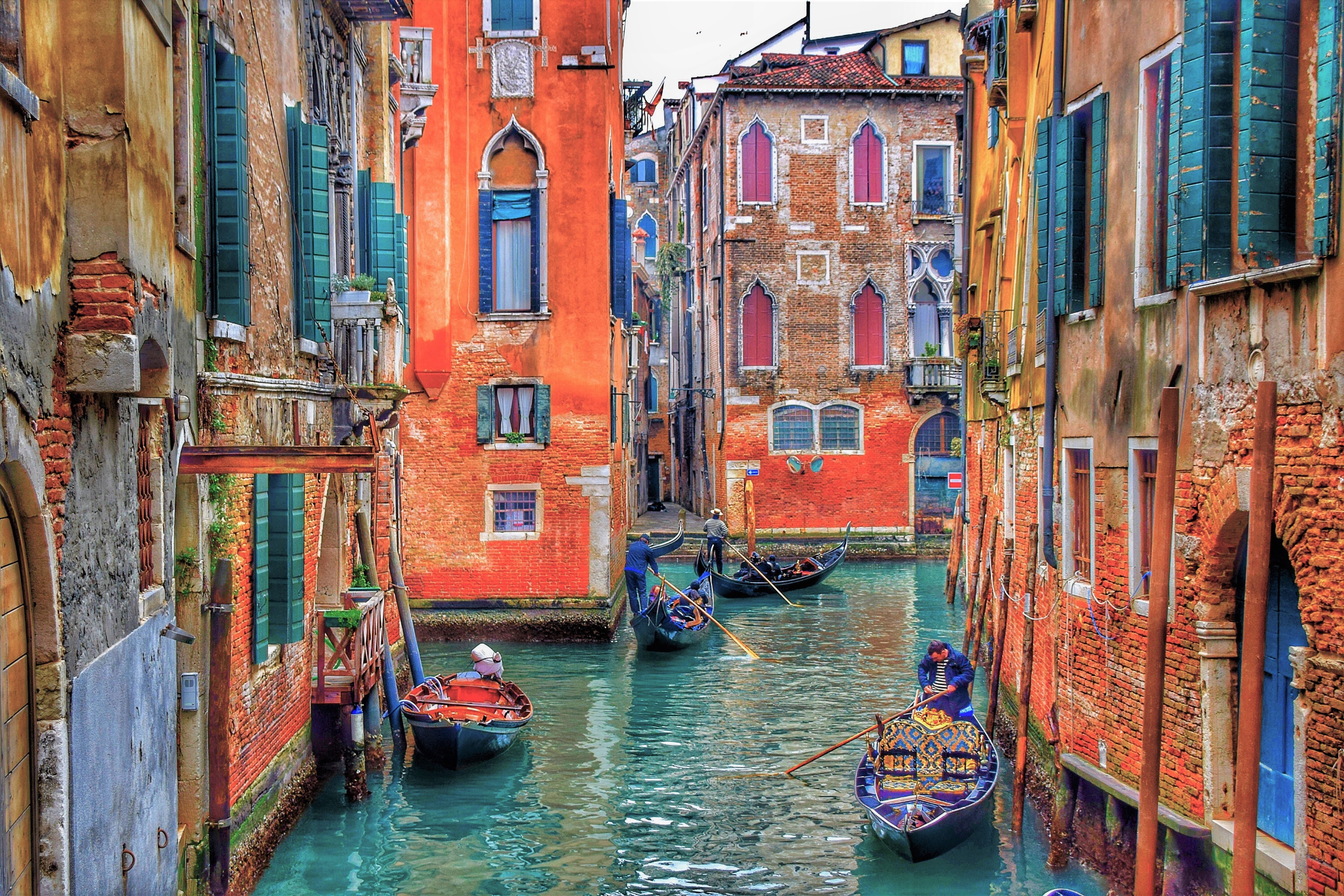 Venice Canal With Gondolas And Historic Buildings HD Wallpaper