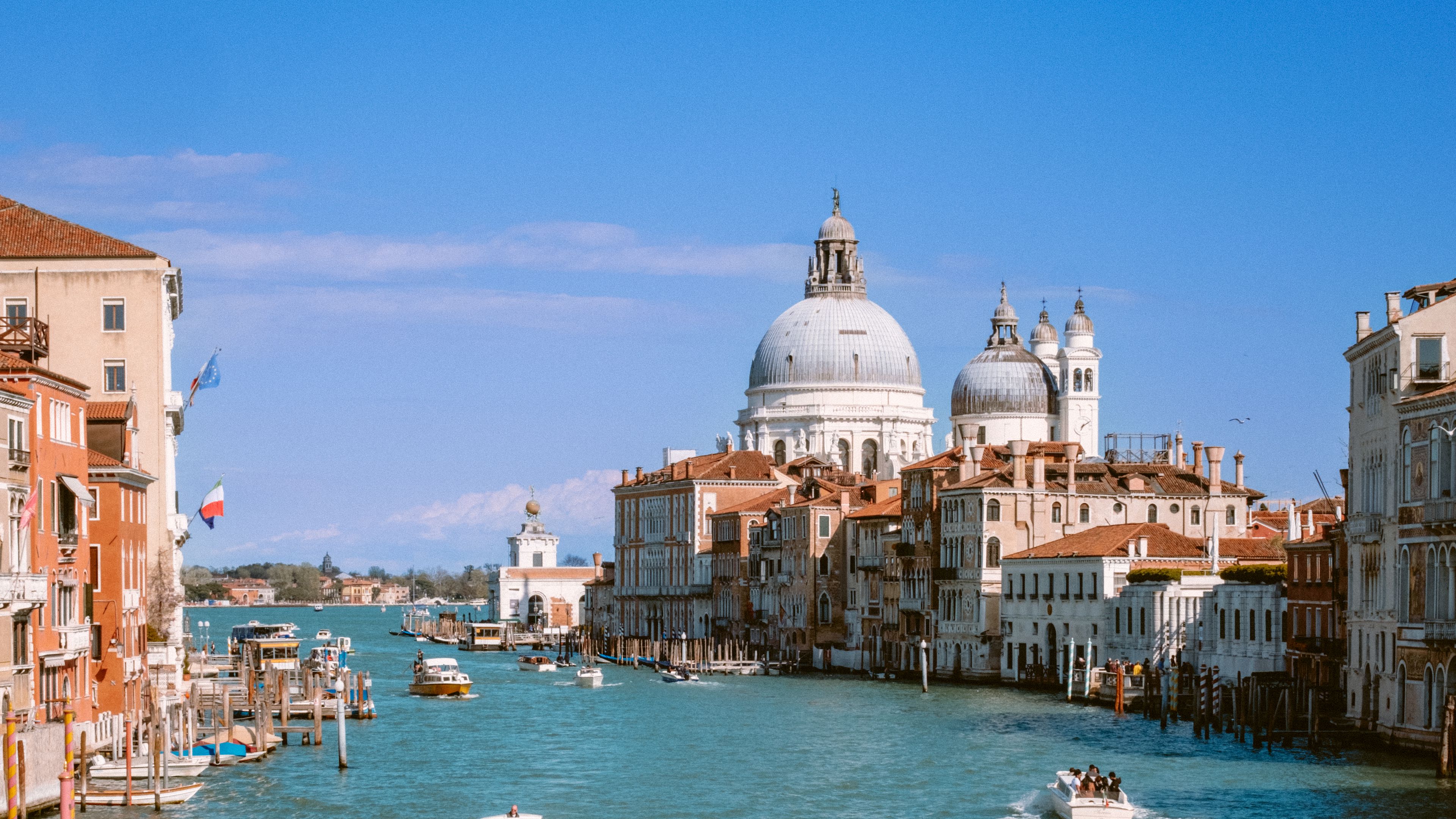 Download wallpaper 3840x2160 grand canal, venice italy, canal, boats, buildings 4k uhd 16:9 HD background