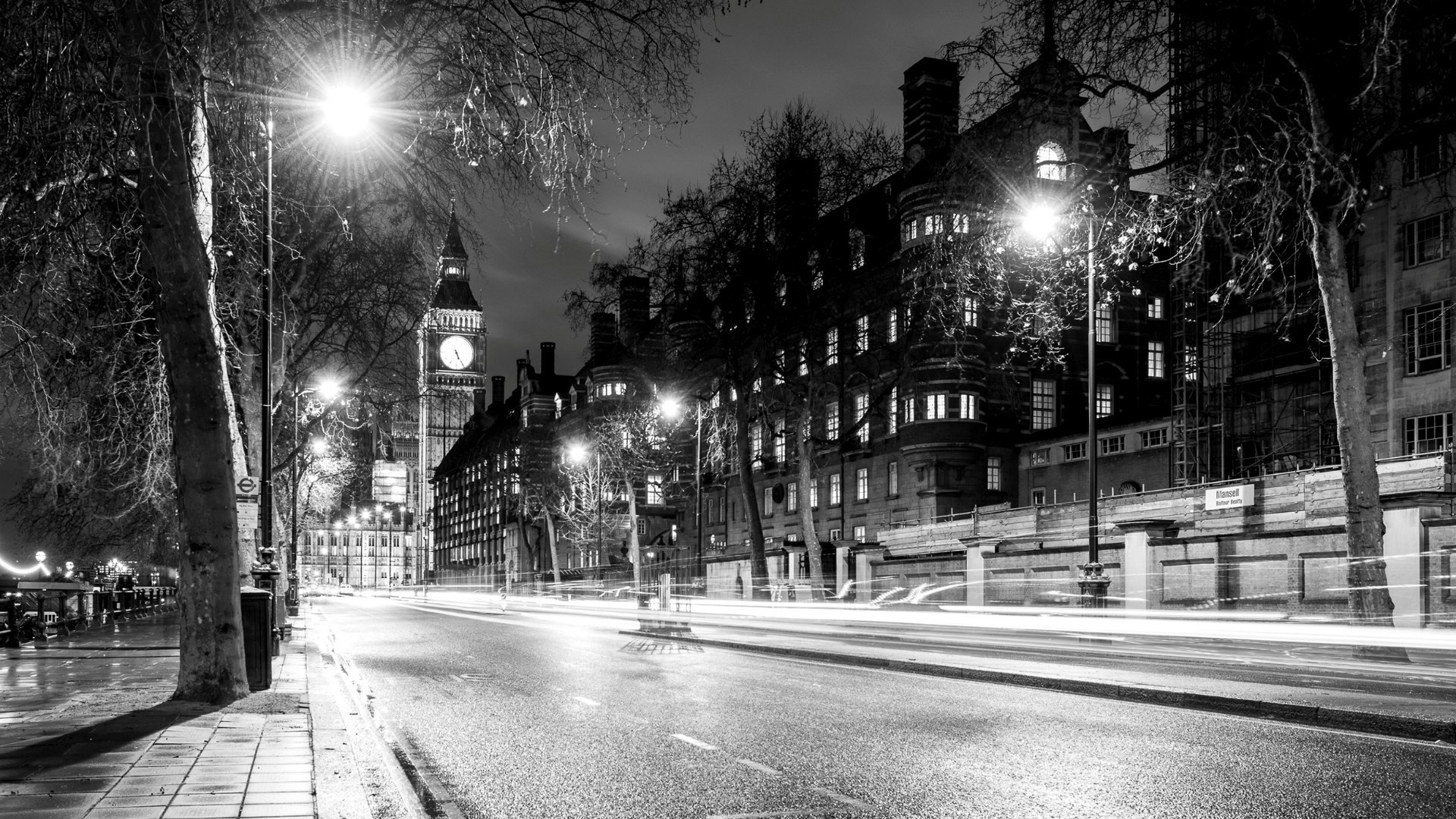 Black and white photo of London Desktop wallpaper 1366x768