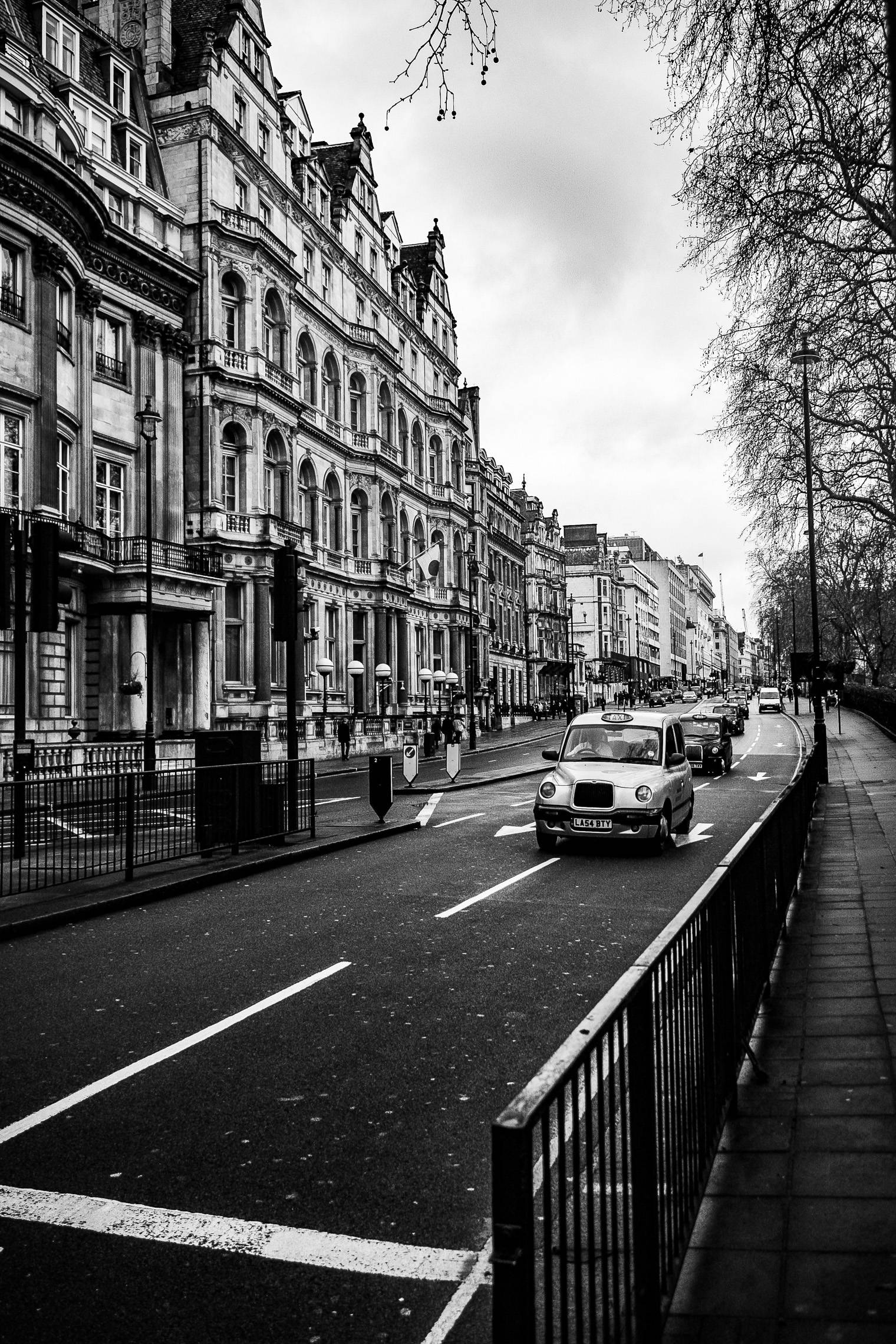 Download Black And White Photography London Wallpaper