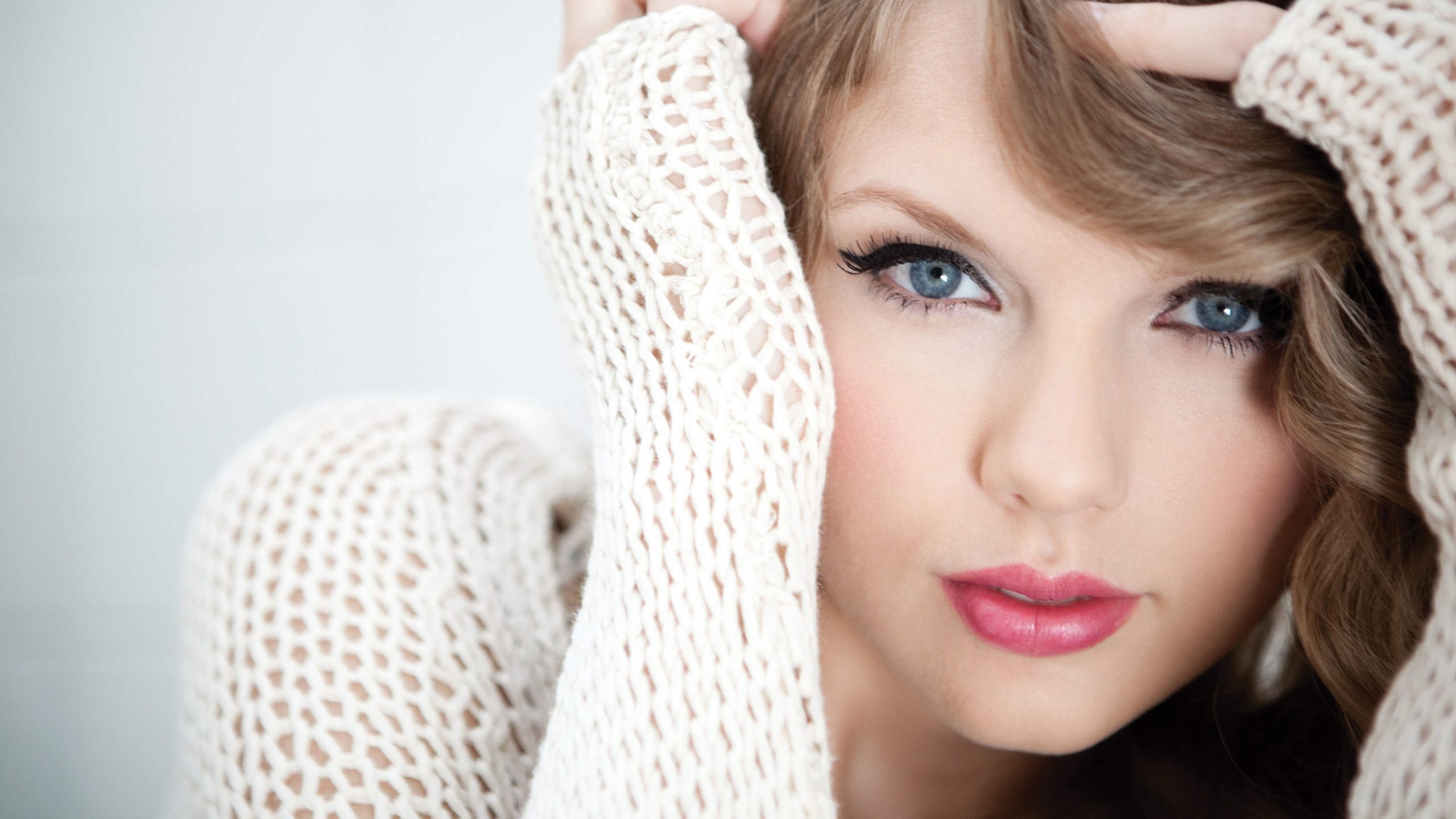 Wallpaper / taylor swift, music, celebrities, singer, eyes free download