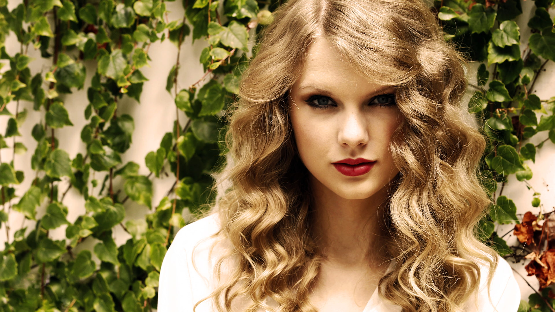 Wallpaper / celebrity, blonde, women, 1080P, red lipstick, Taylor Swift, curly hair, singer free download