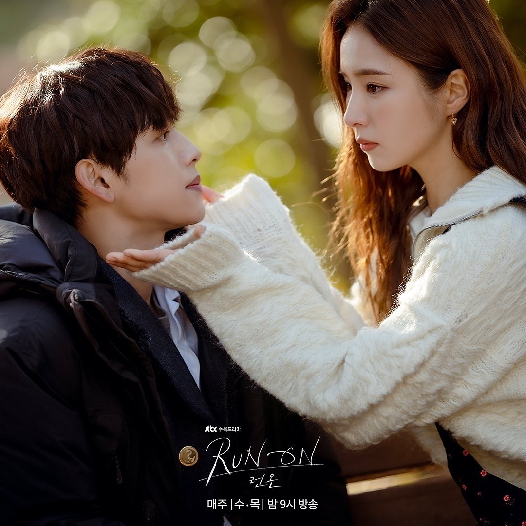 Run On” Actors Light Up The Set With Their Warm Smiles In Behind The Scenes Photo