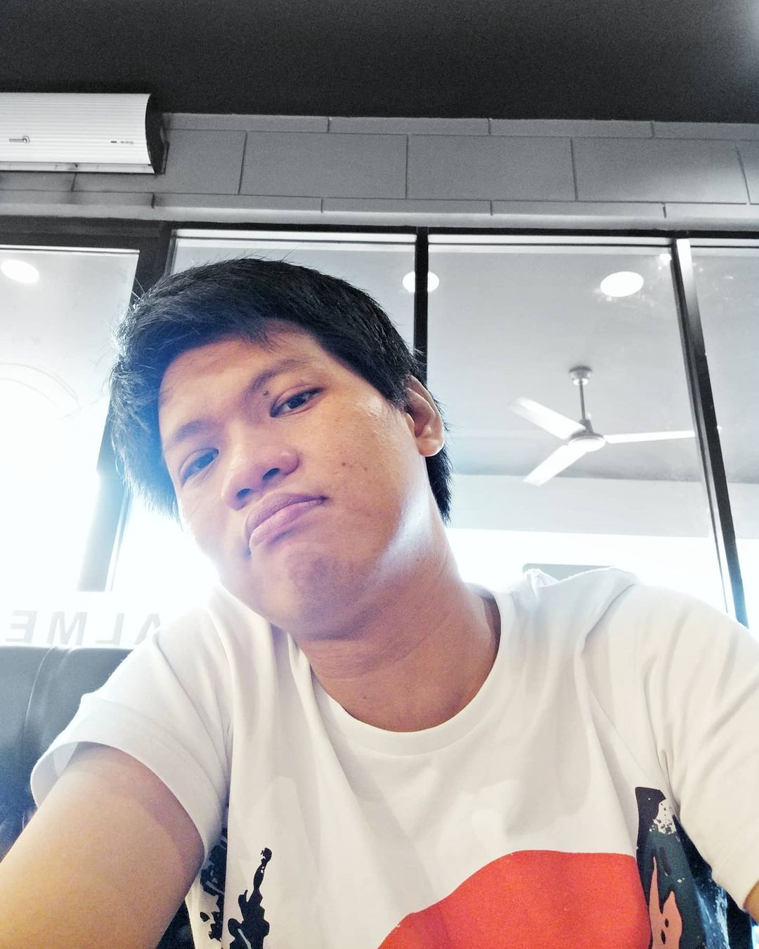 aci_gamespot memposting di profil instagramnya: Maaf burik. Selebritas, Gambar, Ilustrasi karakter