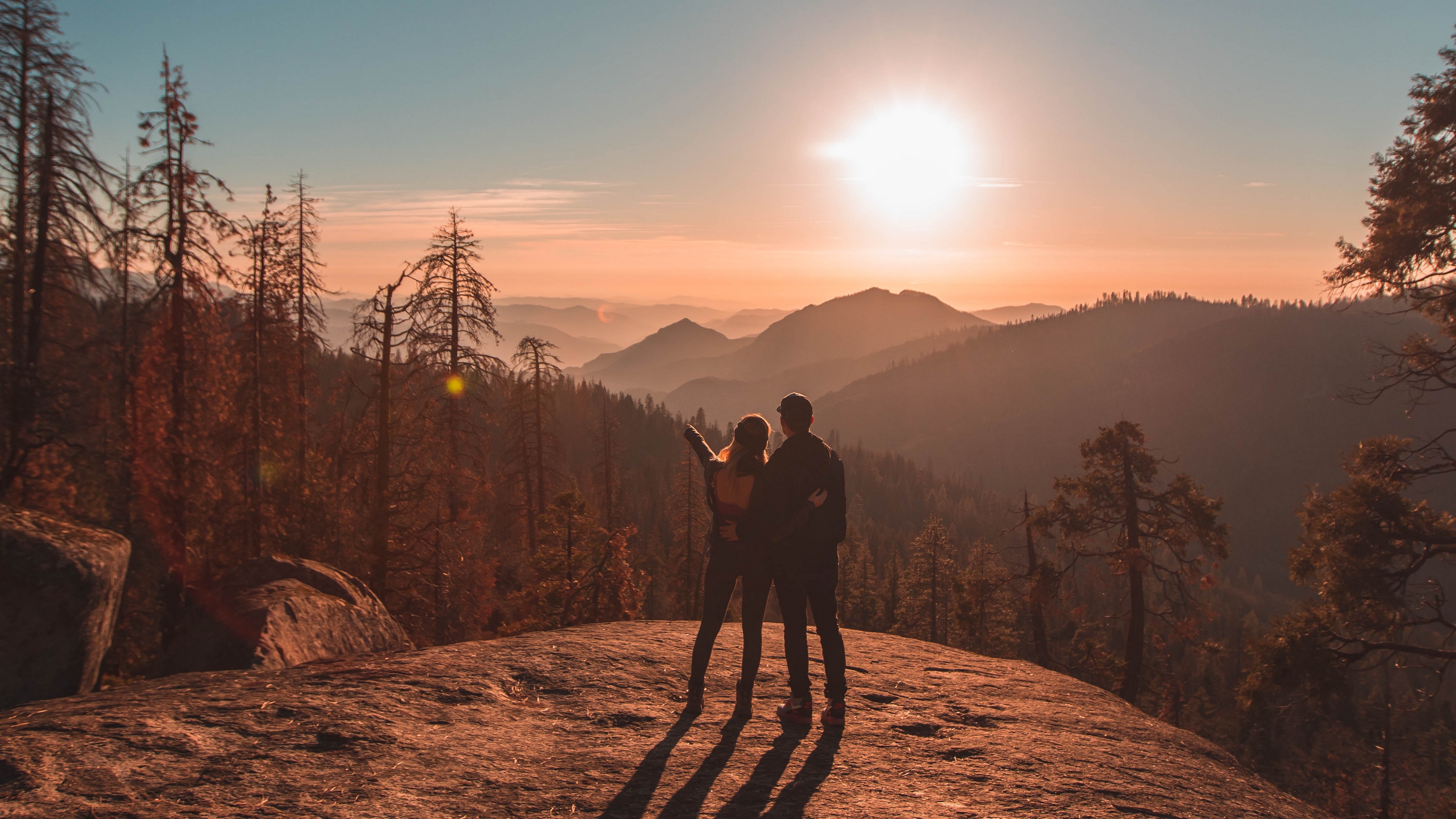 Couple 4K wallpaper for your desktop or mobile screen free and easy to download