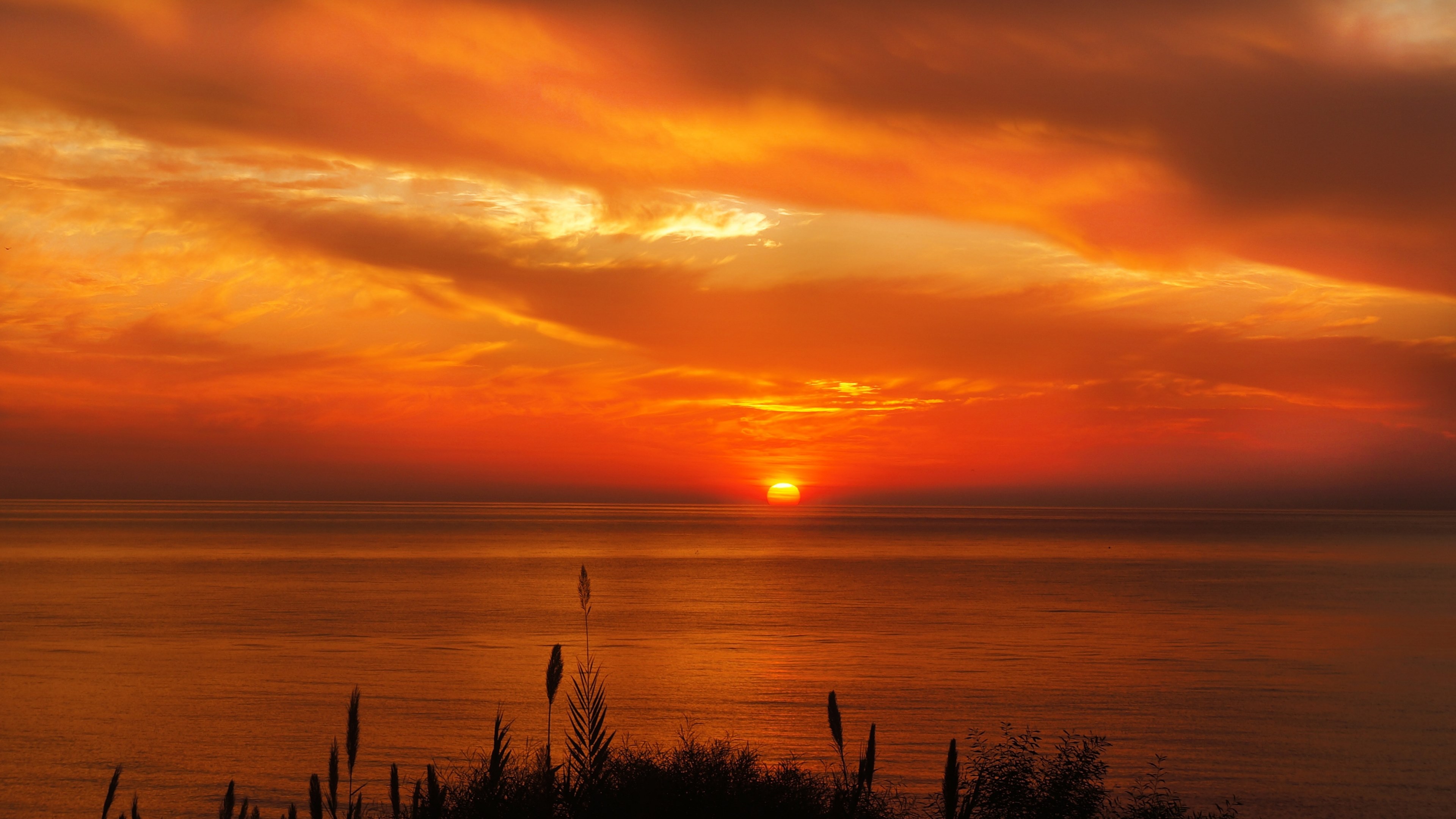 Wallpaper / sunset sunrise sun summer sky landscape ocean 4k wallpaper free download