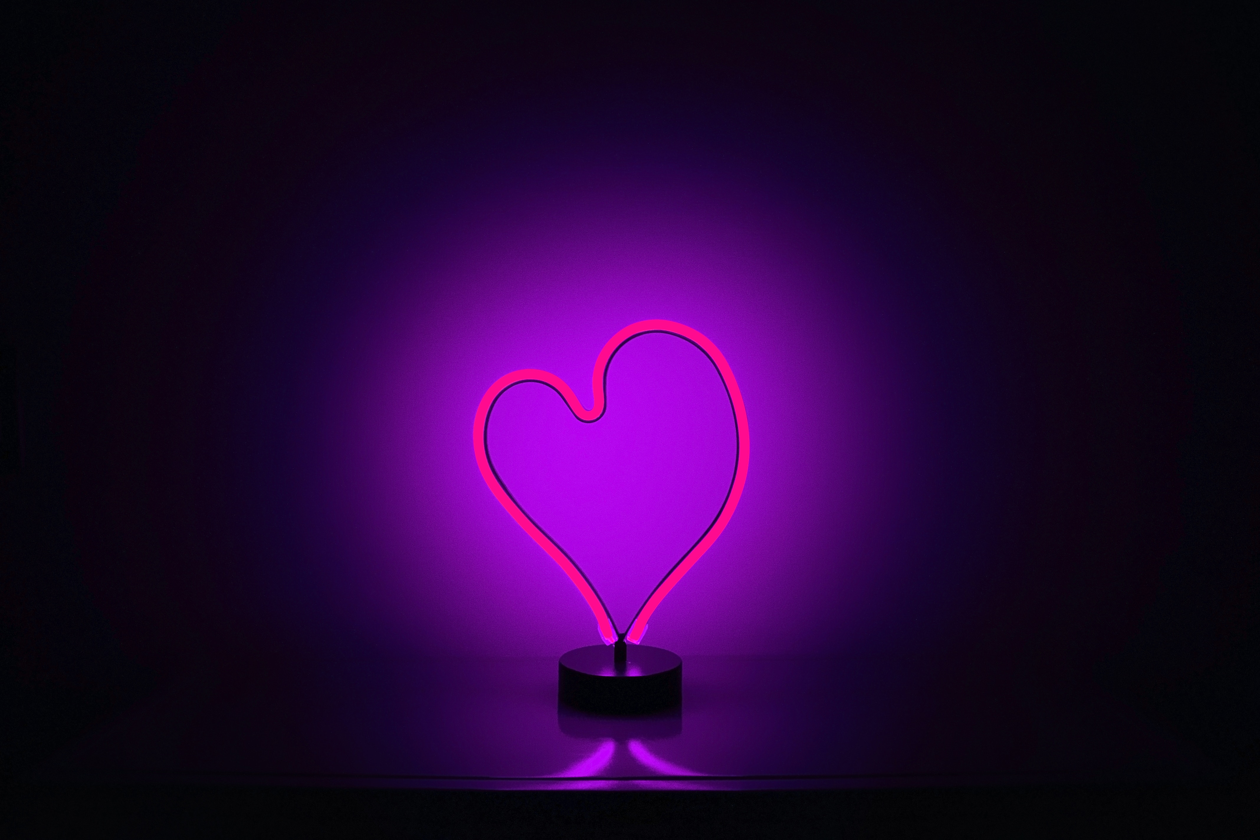 Love heart, Purple, Neon, 4K, Light Gallery HD Wallpaper