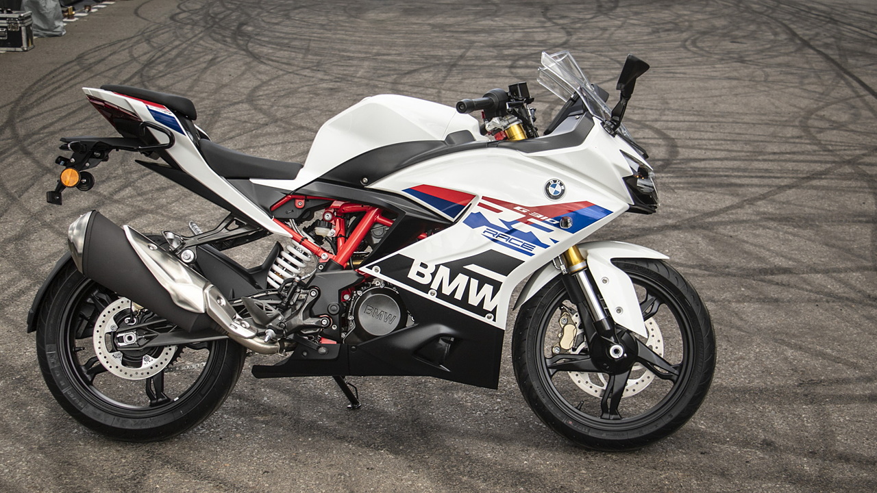 Newly launched BMW G 310 RR crosses 1,000 bookings