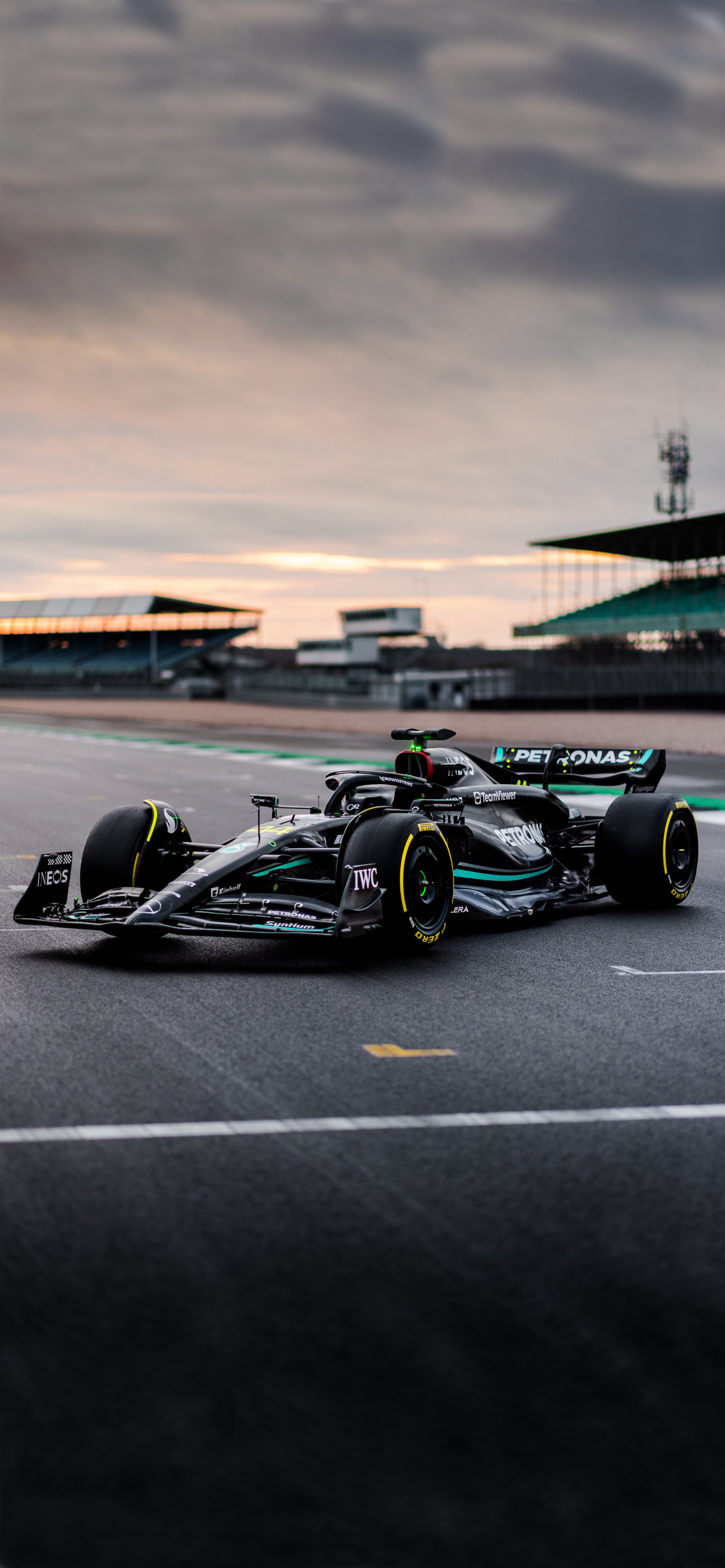 W14 iPhone wallpaper