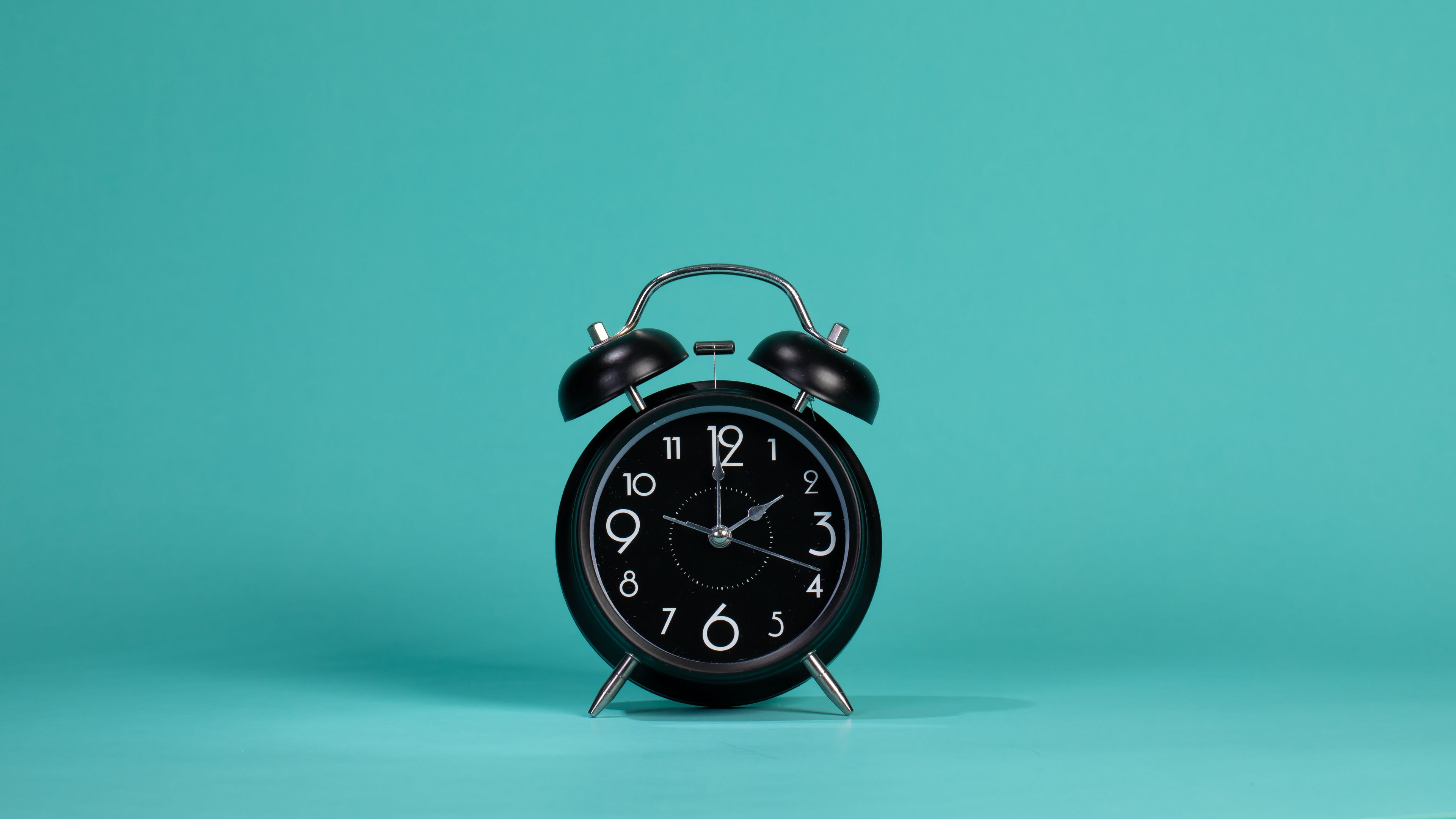 Download wallpaper 3840x2160 clock, alarm clock, bell, black 4k uhd 16:9 HD background