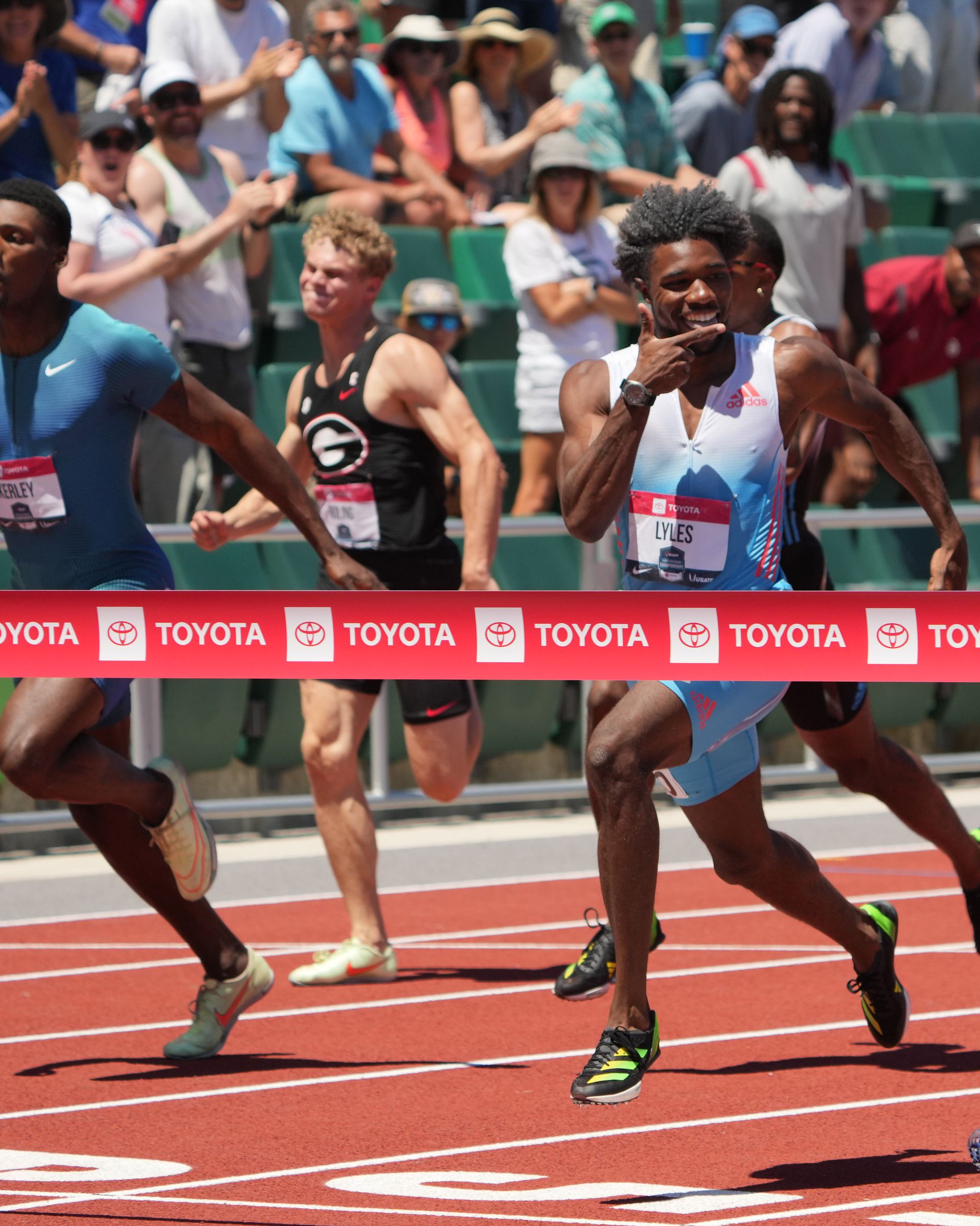 Lyles overcomes teenager Knighton, Steiner stuns rivals to win 200m