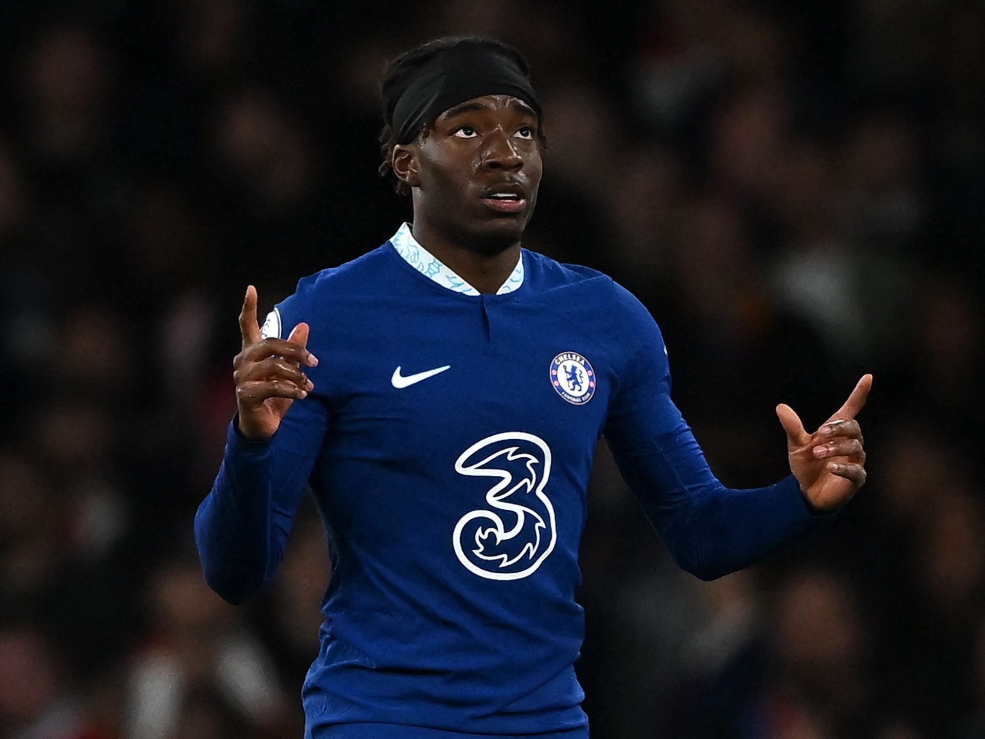 Frank Lampard sends message to Chelsea players as he singles out Noni Madueke for praise after goal at Arsenal