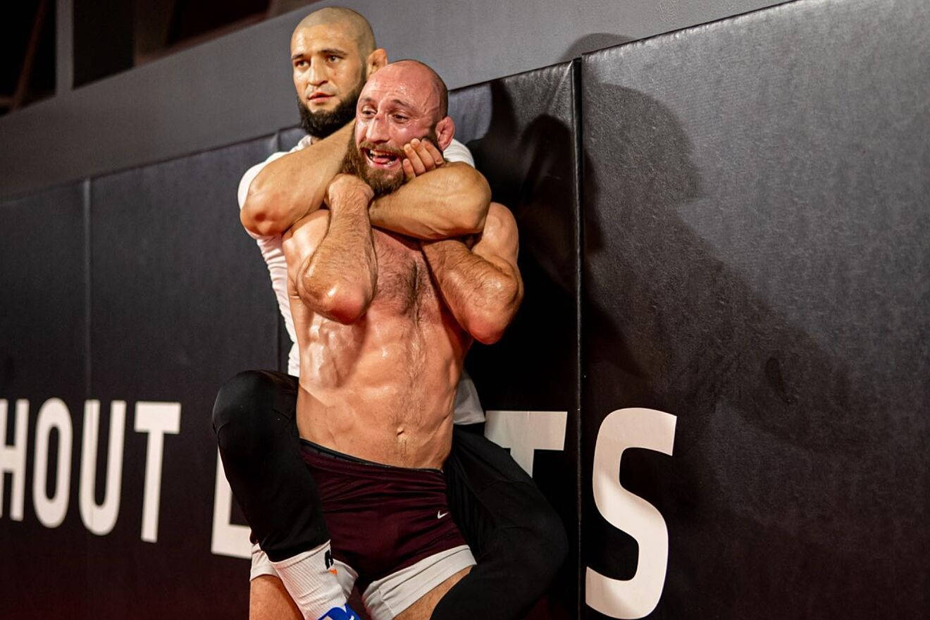 Download Khamzat Chimaev Head Lock Wallpaper