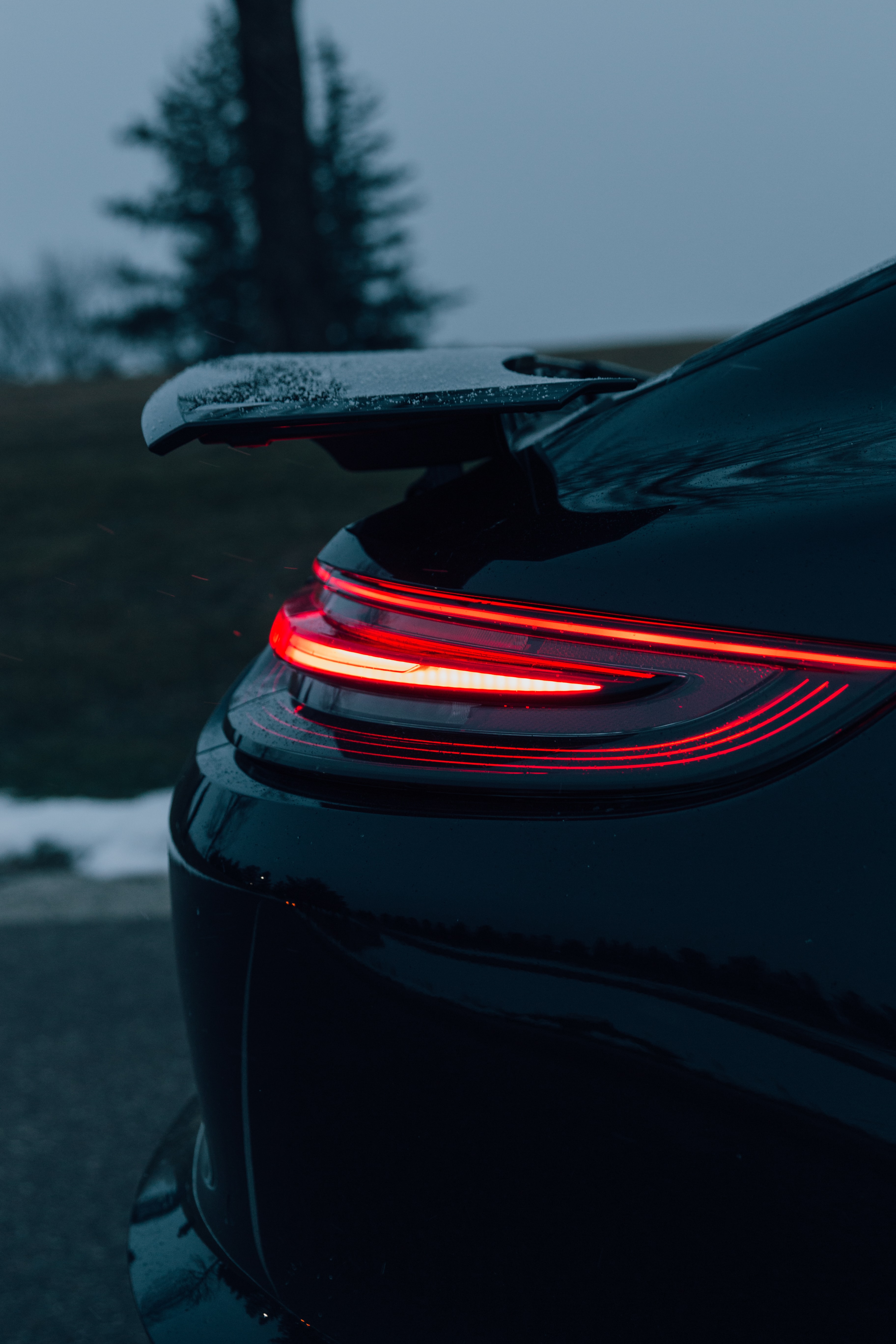 Beautiful Porsche 911 wallpaper for iPhone