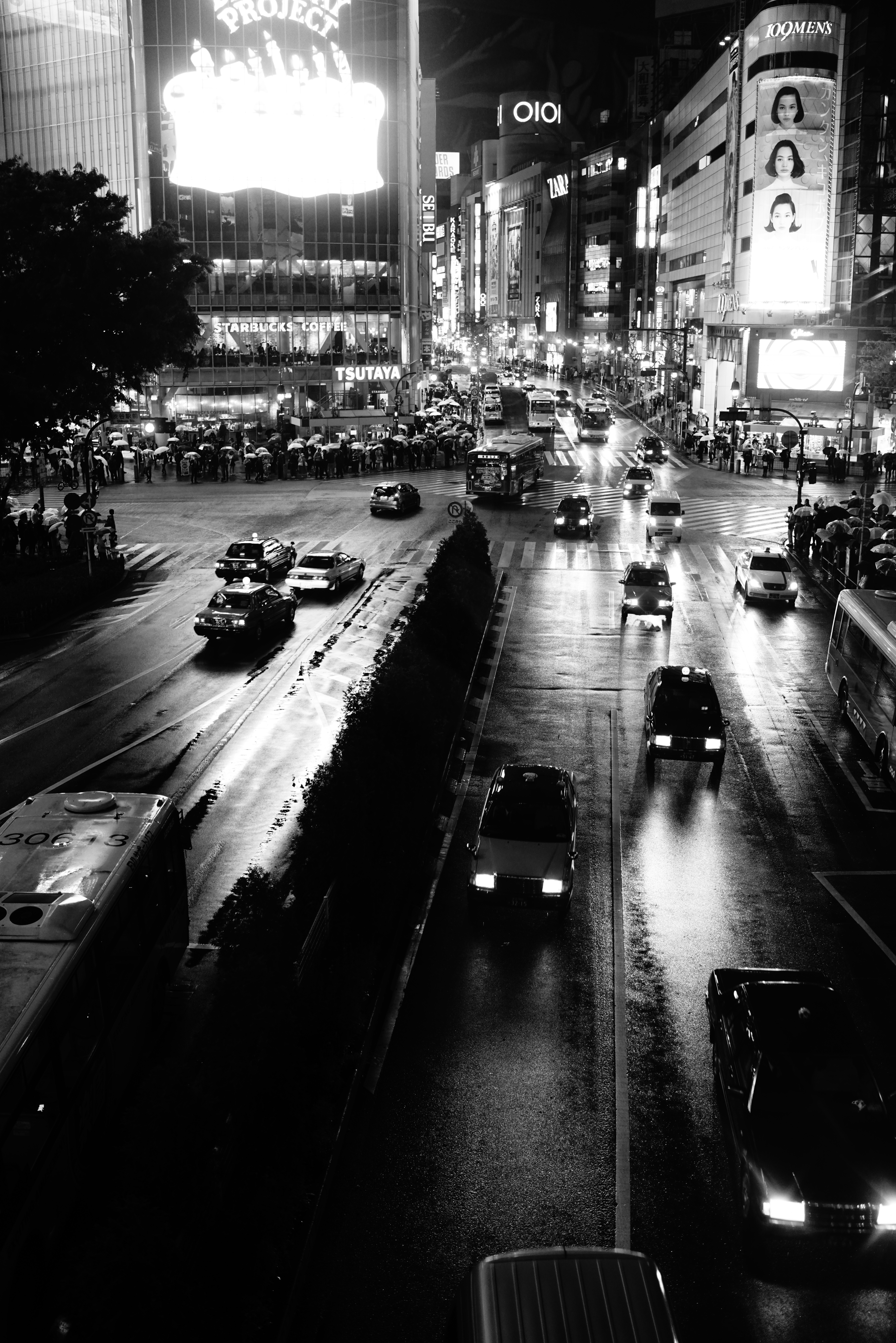 Wallpaper, Japan, street, cityscape, night, reflection, rain, road, evening, Sony, Tokyo, RX1R, infrastructure, Jp, Shibuya, light, weather, photograph, zeiss, darkness, rx, rx1, rx1rm2, rx1rmark2, urban area, black and white, monochrome photography