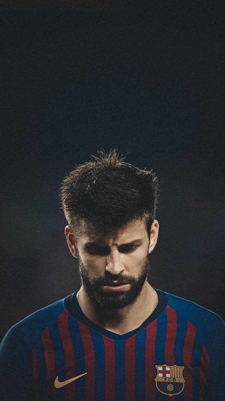 DR Piqué. Wallpaper