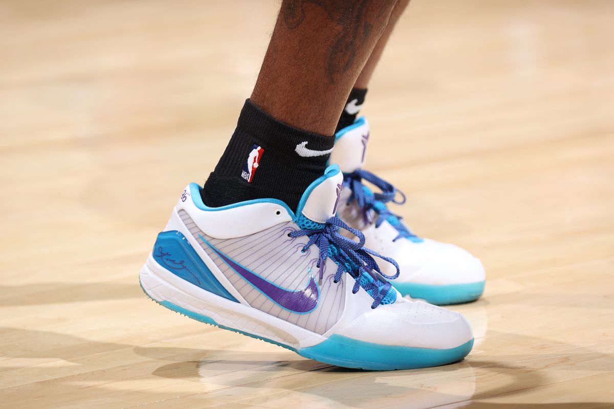 paul george 4 on feet