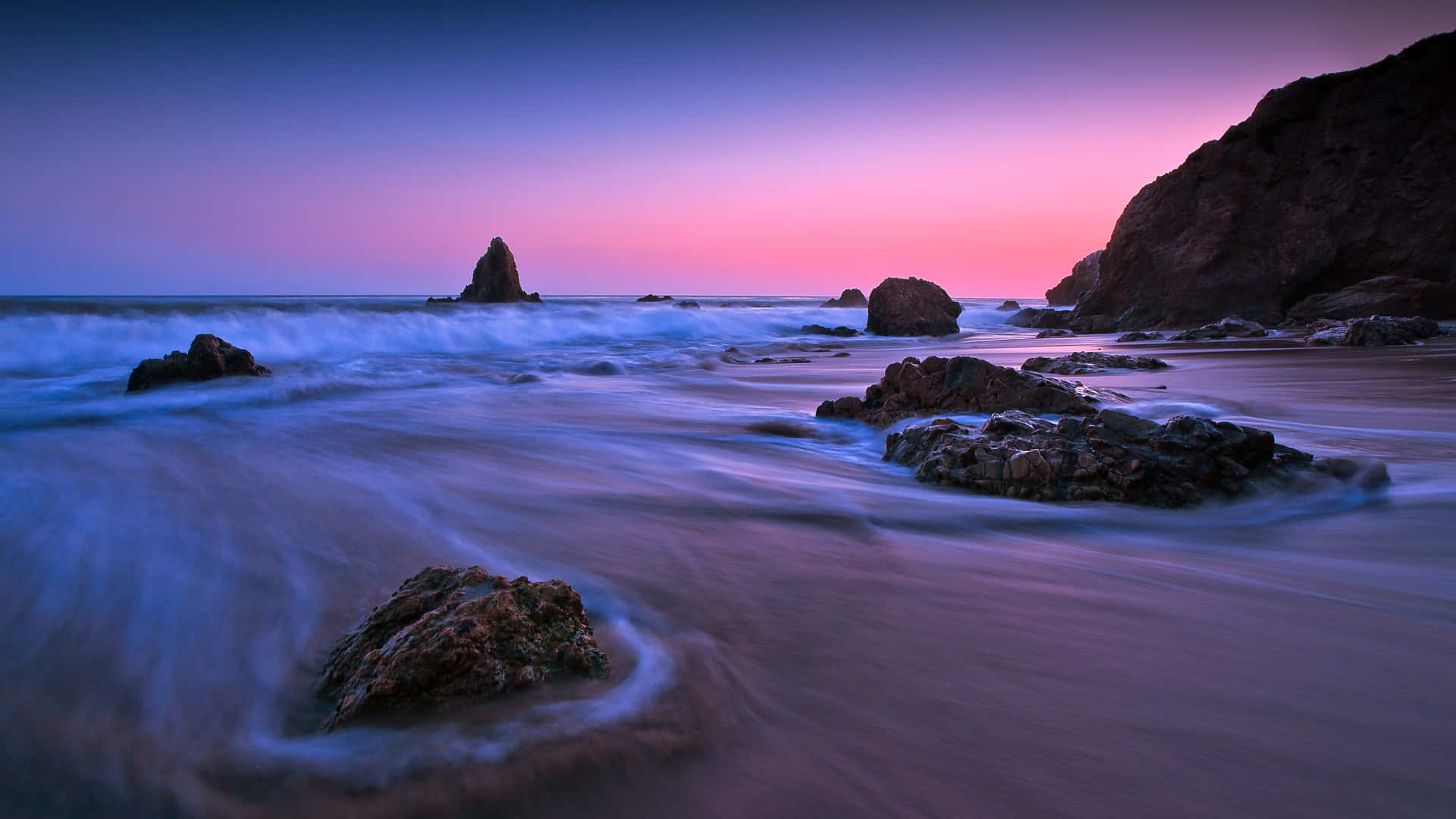 Download Enjoy the bright summer day in Malibu