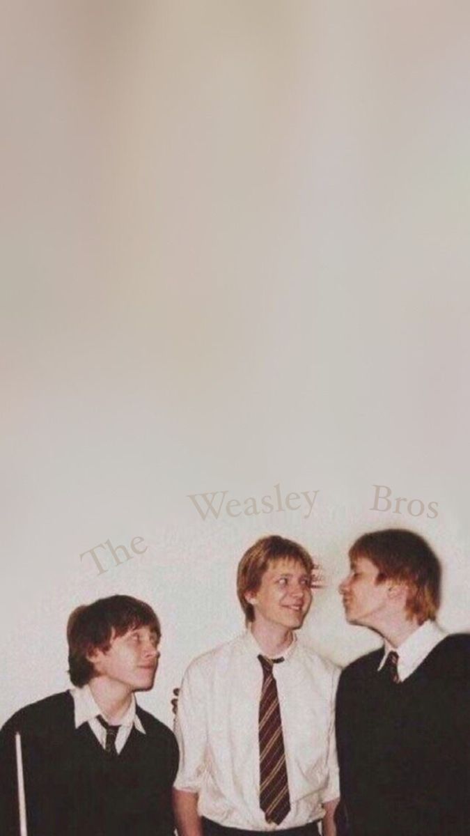 Weasley Twins iPhone lockscreen wallpaper. Fred and george weasley, George weasley, Weasley twins